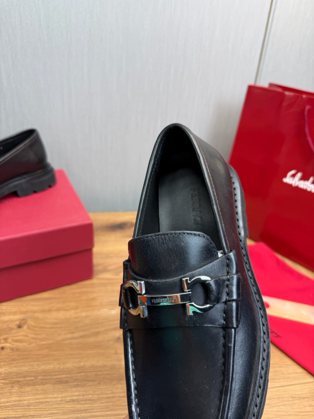 Ferragamo Men's Black Leather Loafers, Top Quality, Comfortable Experience 10 i1735847519808 6950 0 9