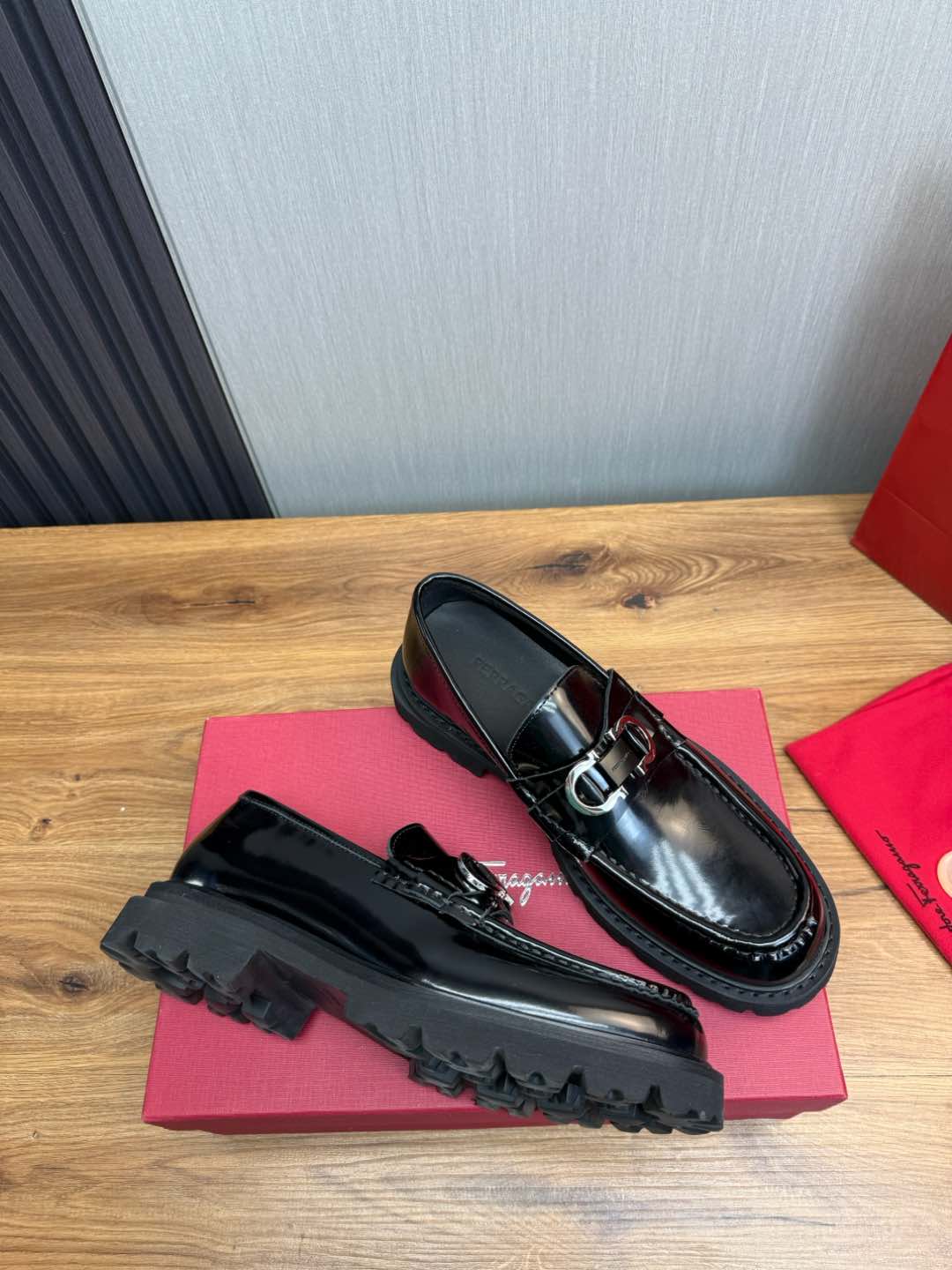 Ferragamo Men's Black Leather Loafers Business Casual Dress Shoes 7 i1735847597213 3793 0 4