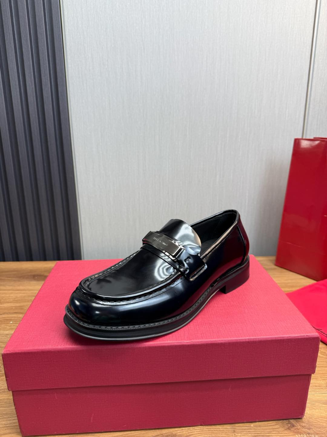 Ferragamo Men's Black Leather Loafers with Metal Buckle Detail 2 i1735847694429 785 0 0