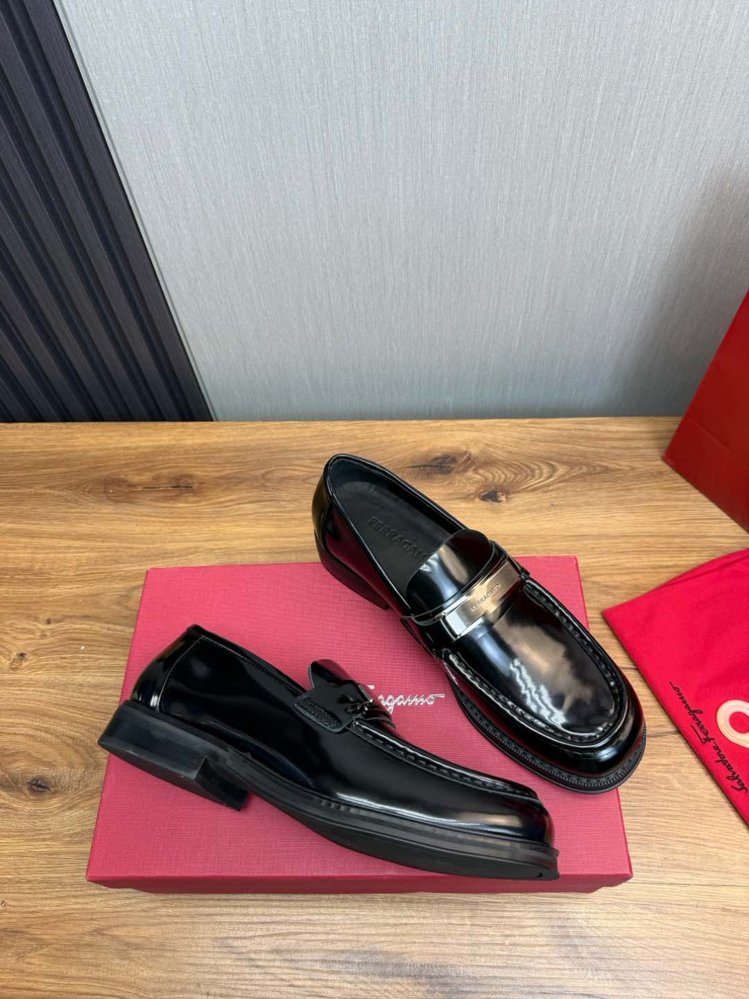 Ferragamo Men's Black Leather Loafers with Metal Buckle Detail 7 i1735847694902 3133 0 5