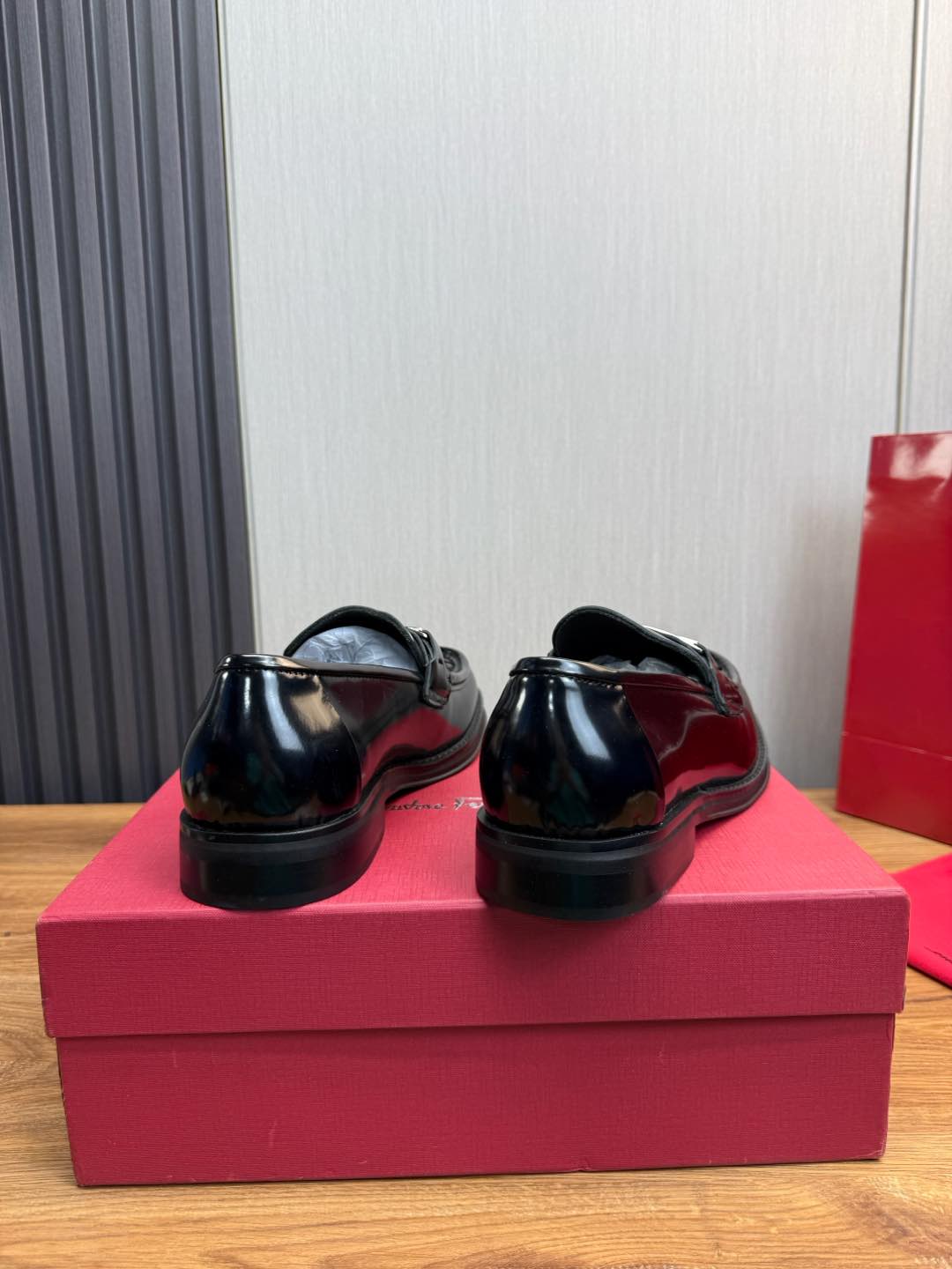 Ferragamo Men's Black Leather Loafers with Metal Buckle Detail 6 i1735847695011 1544 0 7