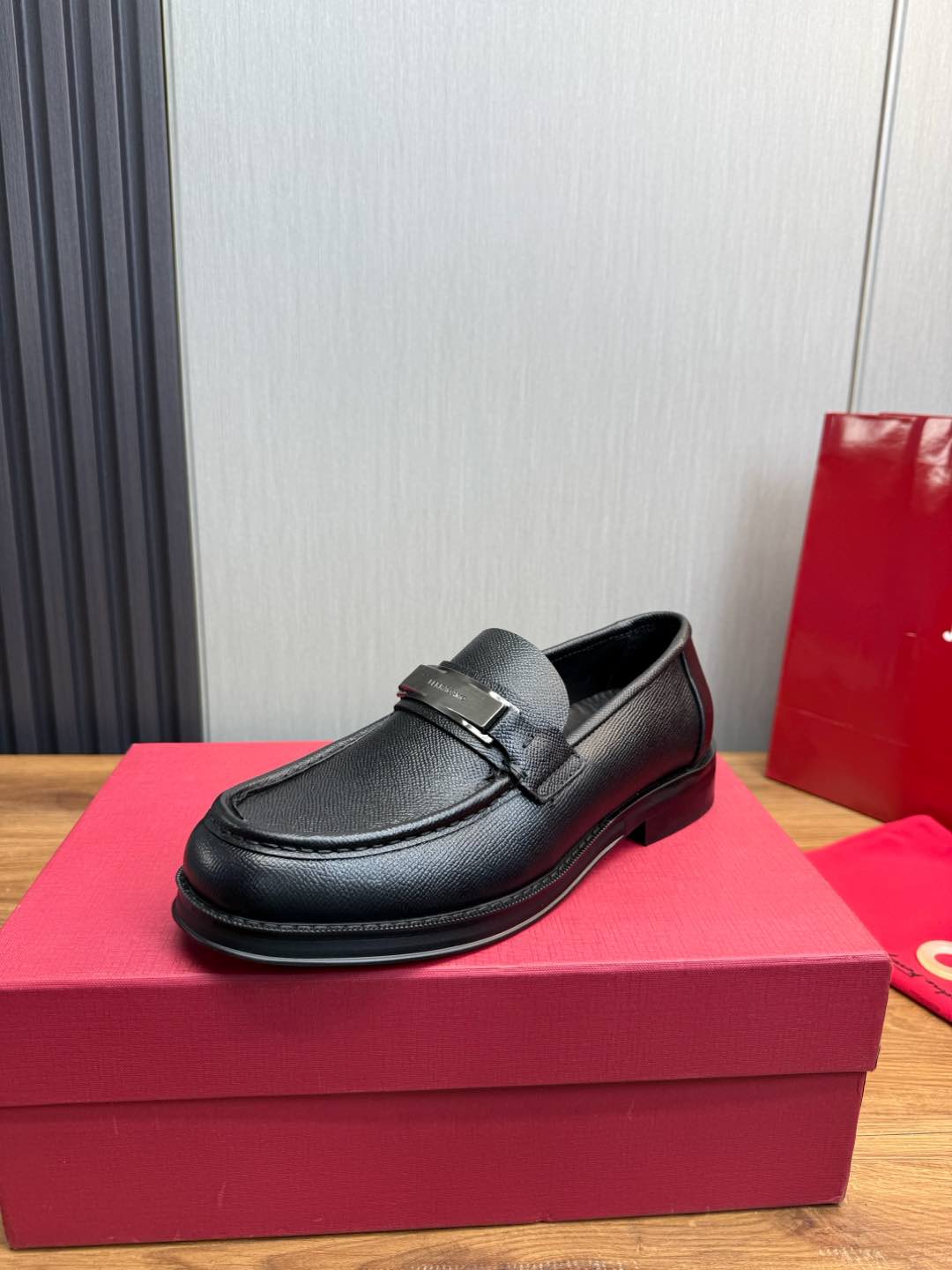 Ferragamo Men's Black Leather Loafers Business Casual Shoes Size 39-44