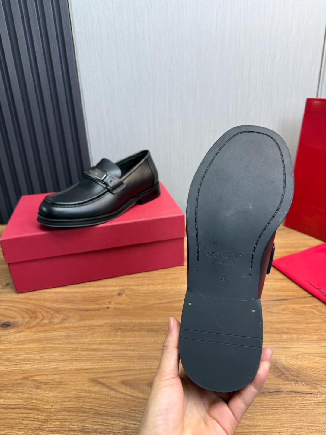Ferragamo Men's Black Leather Loafers - Business Casual Dress Shoes 11 i1735847772680 3570 0 10