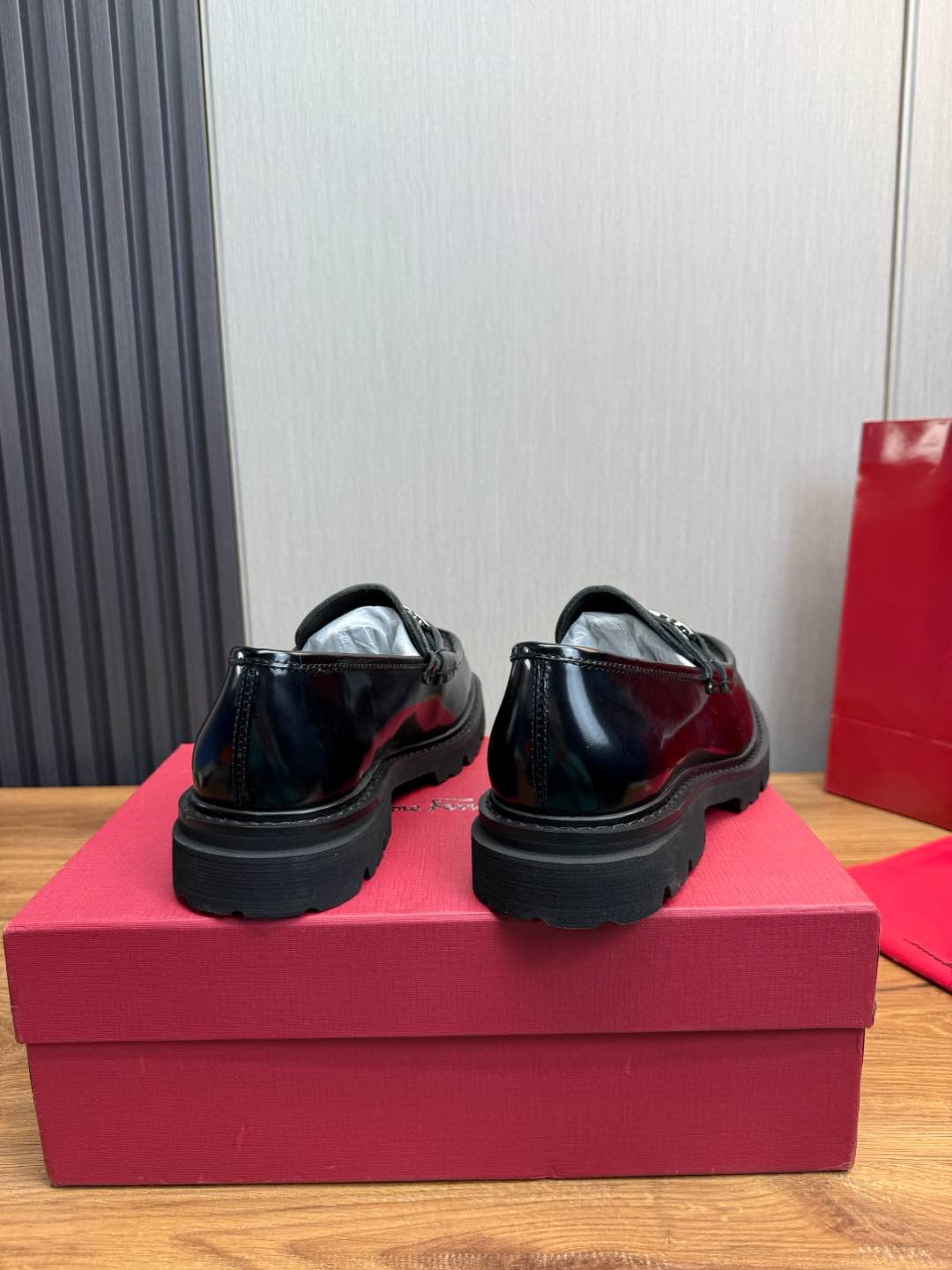 Ferragamo Men's Black Leather Loafers with Lug Sole,Business Casual Shoes 6 i1735847943399 2199 0 7