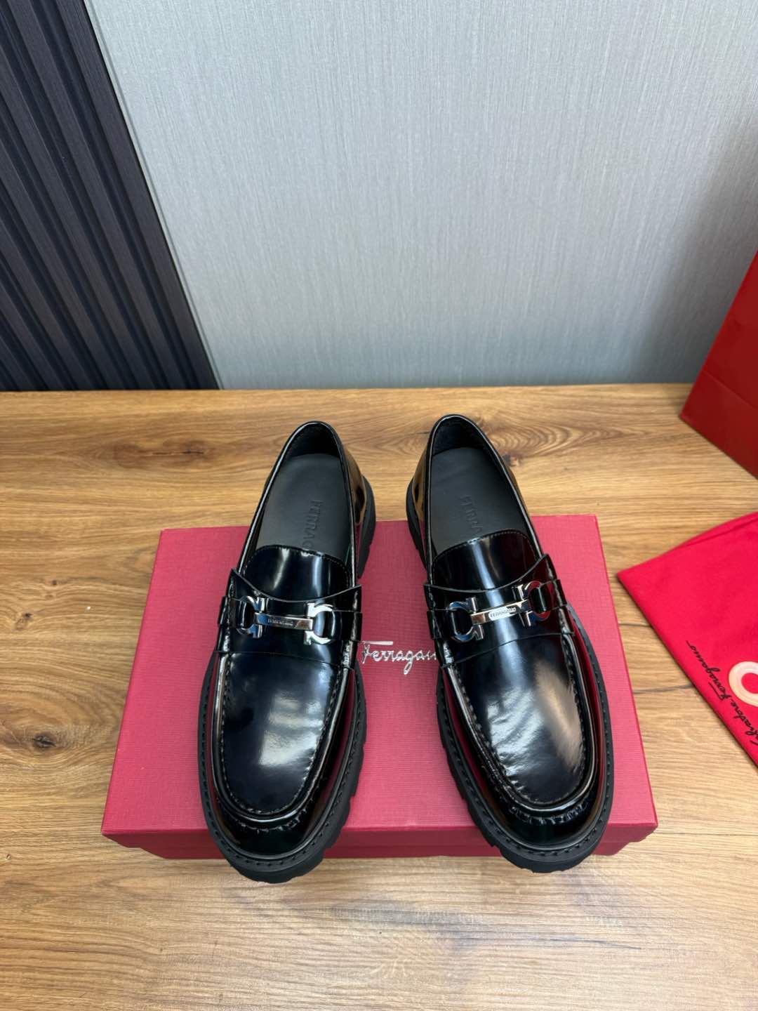 Ferragamo Men's Black Leather Loafers with Lug Sole,Business Casual Shoes 3 i1735847943516 2177 0 3