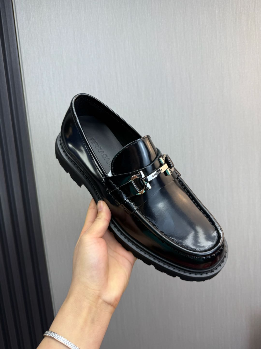 Ferragamo Men's Black Leather Loafers with Lug Sole,Business Casual Shoes 9 i1735847943736 6015 0 2