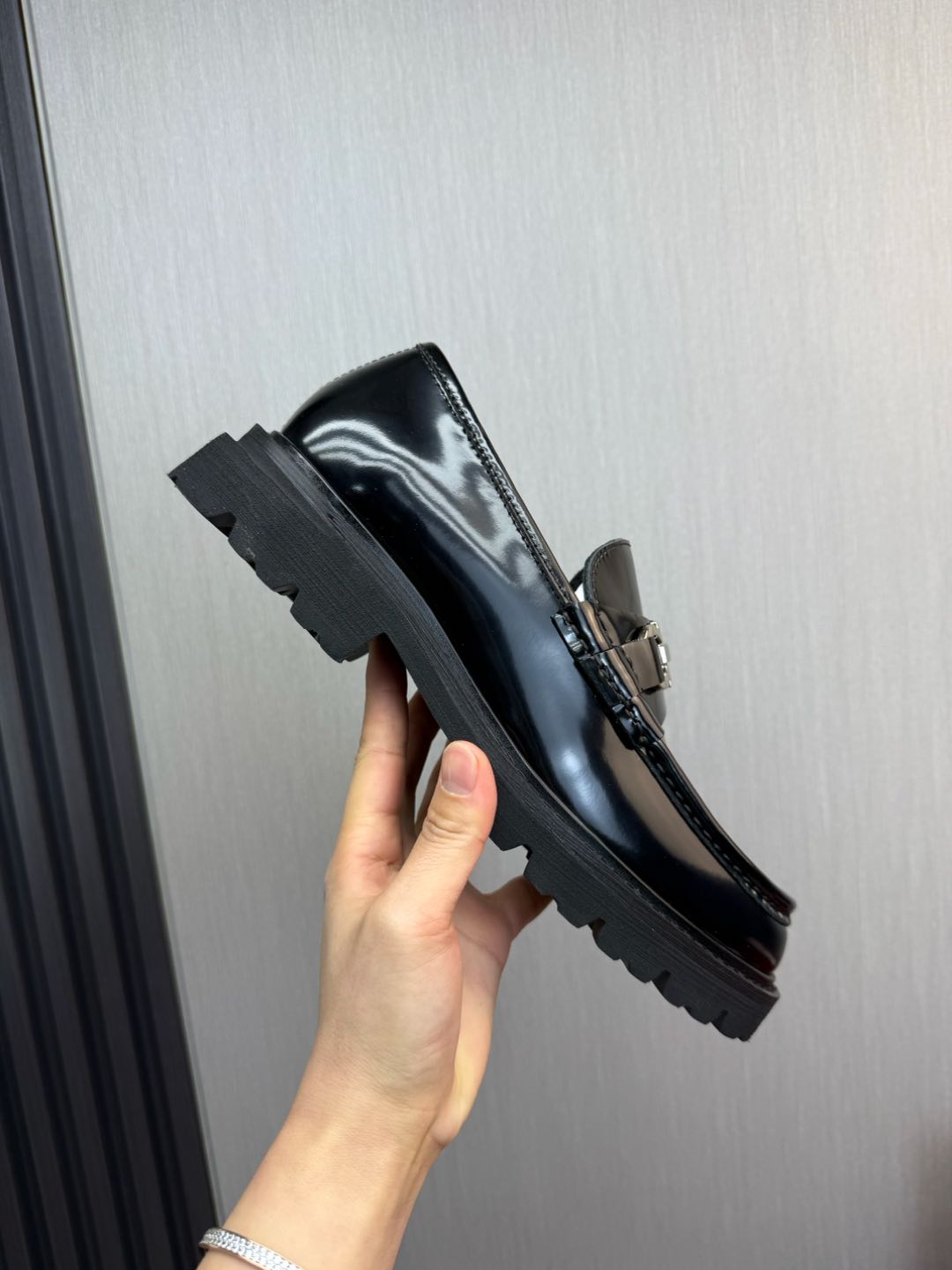 Ferragamo Men's Black Leather Loafers with Lug Sole,Business Casual Shoes 8 i1735847943842 6423 0 1