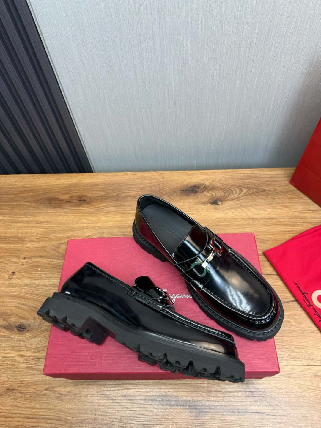 Ferragamo Men's Black Leather Loafers with Lug Sole,Business Casual Shoes 7 i1735847943960 1240 0 5