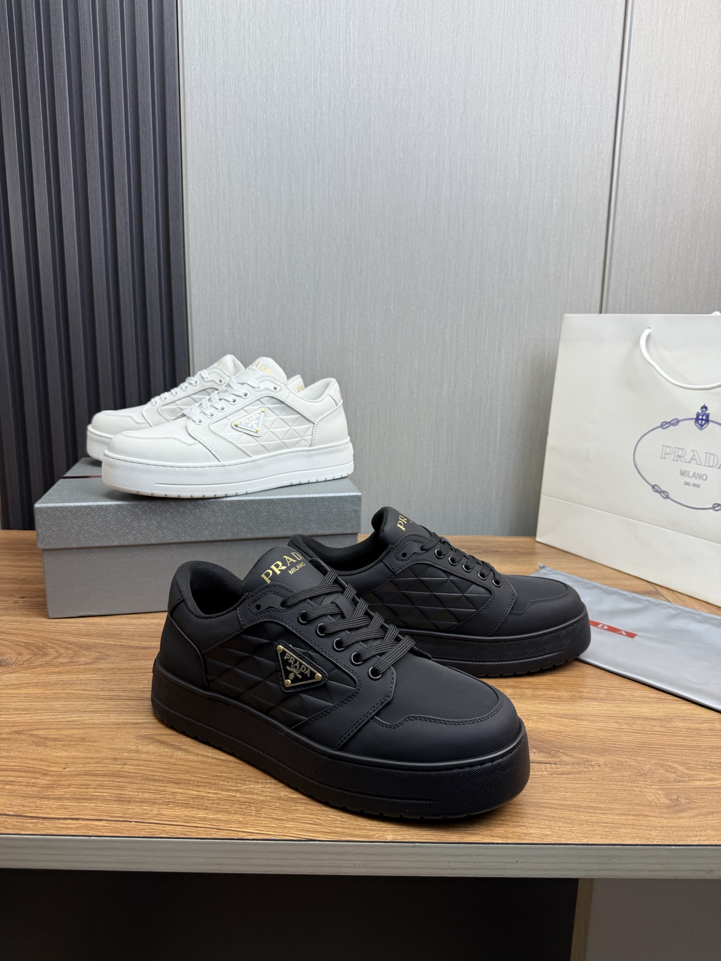 NO:229715,【RADA Prada】Fall-in-Winter Men's Shoes Shipping Official Website Synchronized Original Flying Cowhide Fabric   Cowhide Inner, 1-to-1 Replica, Original Original Sole, 38-45 (45. Customized No Returns and Exchanges), Casual Shoes/Sports Shoes, Prada, Prada, Sneakers, Cowhide19860909【RADA普拉达】秋冬爆款男鞋出货官网同步原版飞织牛皮面料 牛皮内里,1比1复刻 ,原厂原版底,38-45（45.定做不退换）,休闲鞋/运动鞋,prada,prada,sneakers,cowhide,Women's Shoes