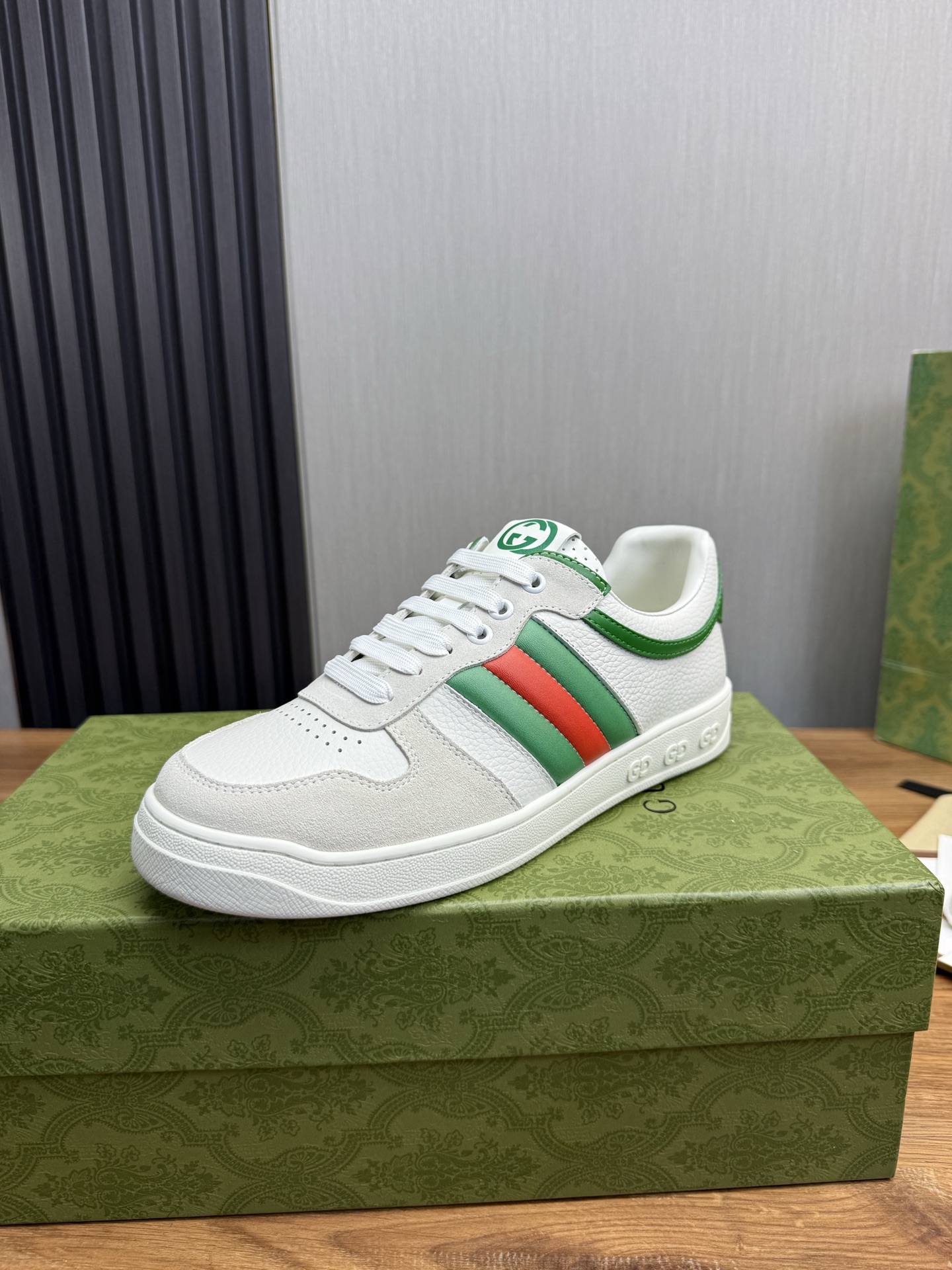 NO:274296,GUCC*—Guqi. High-version counters are available simultaneously. New men's board shoes, imported cowhide upper; 