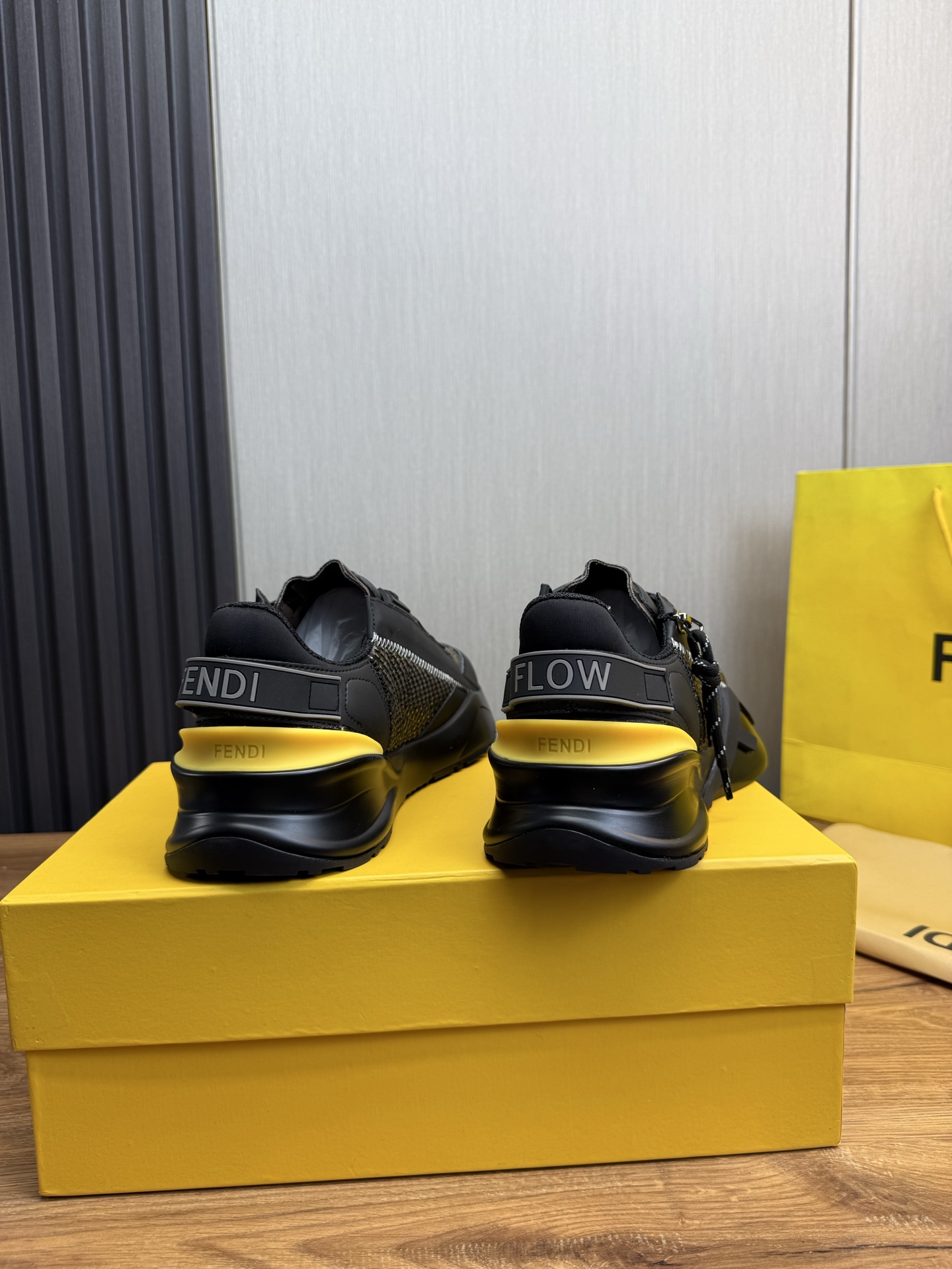 Fendi Men's Fashion Casual Sneakers - Premium Leather, Breathable, and Lightweight 6 i1741889751459 7146 0 7