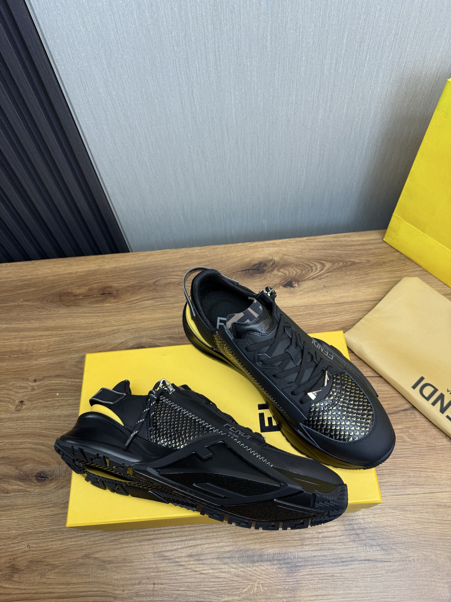 Fendi Men's Fashion Casual Sneakers - Premium Leather, Breathable, and Lightweight 7 i1741889751499 8037 0 5