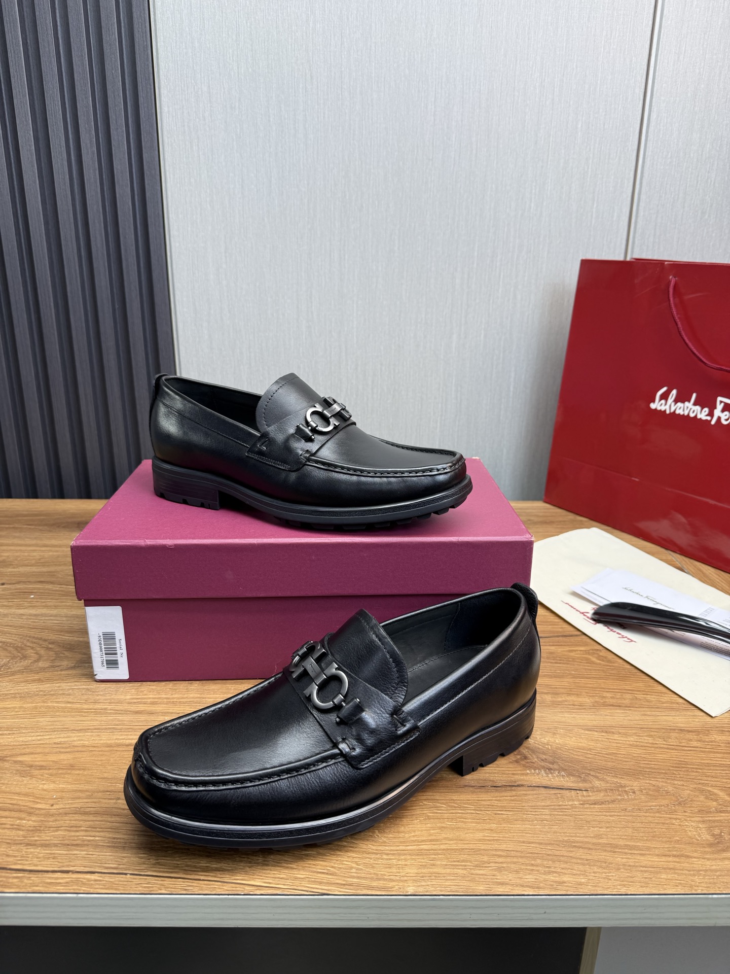 Ferragamo Men's Black Leather Loafers with Thick Sole, Sizes 39-44 5 i1742414114123 5039 0 8