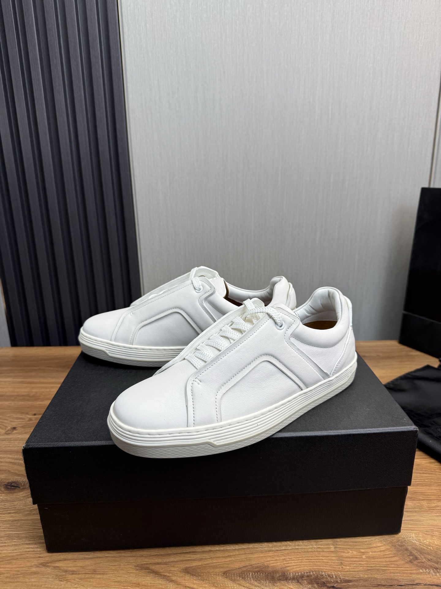 Dunhill Men's White Leather Casual Sneakers, Lightweight EVA Sole, Size 39-44 4 i1742497693029 3942 0 4