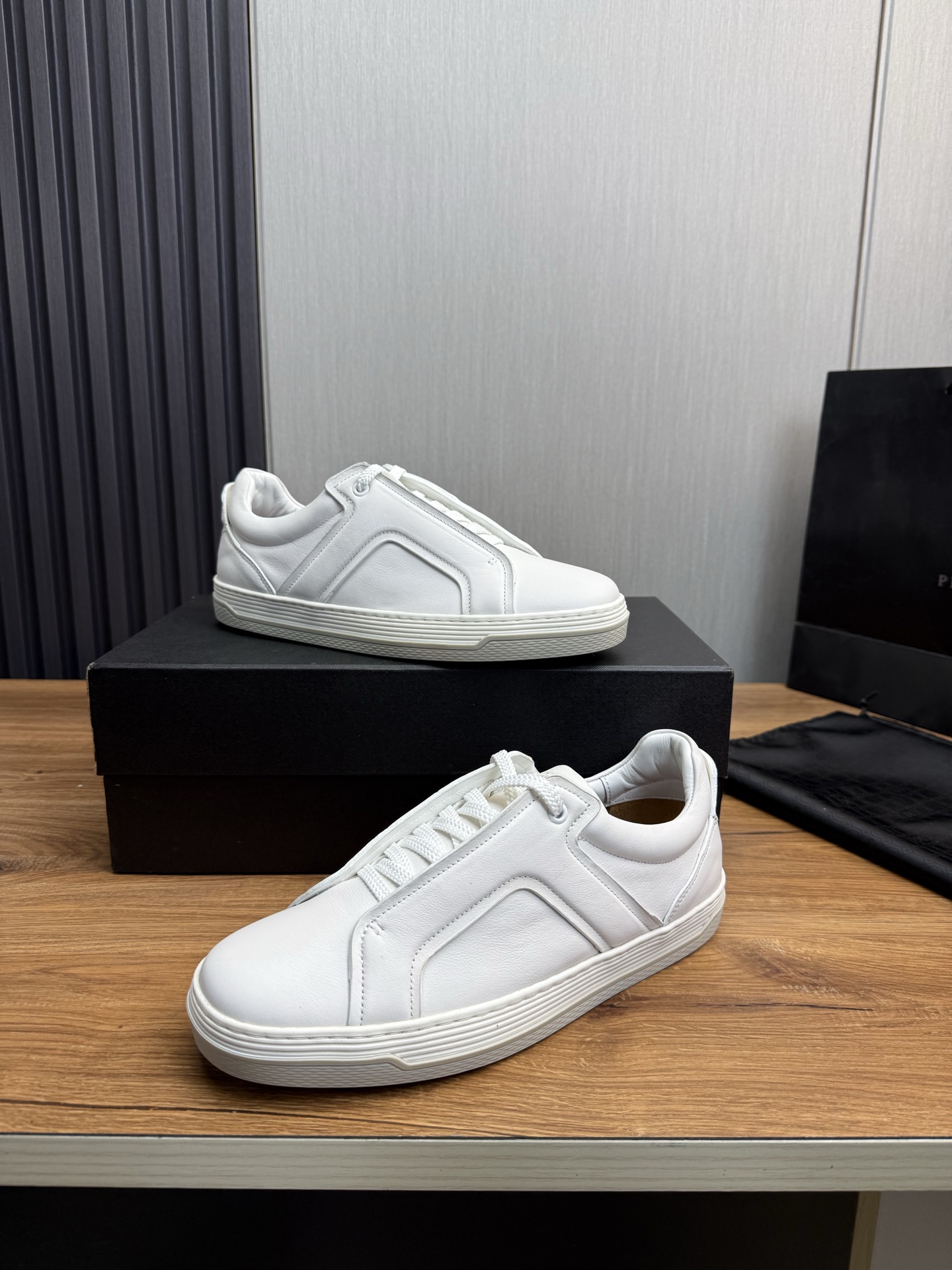 Dunhill Men's White Leather Casual Sneakers, Lightweight EVA Sole, Size 39-44 5 i1742497694356 7855 0 8