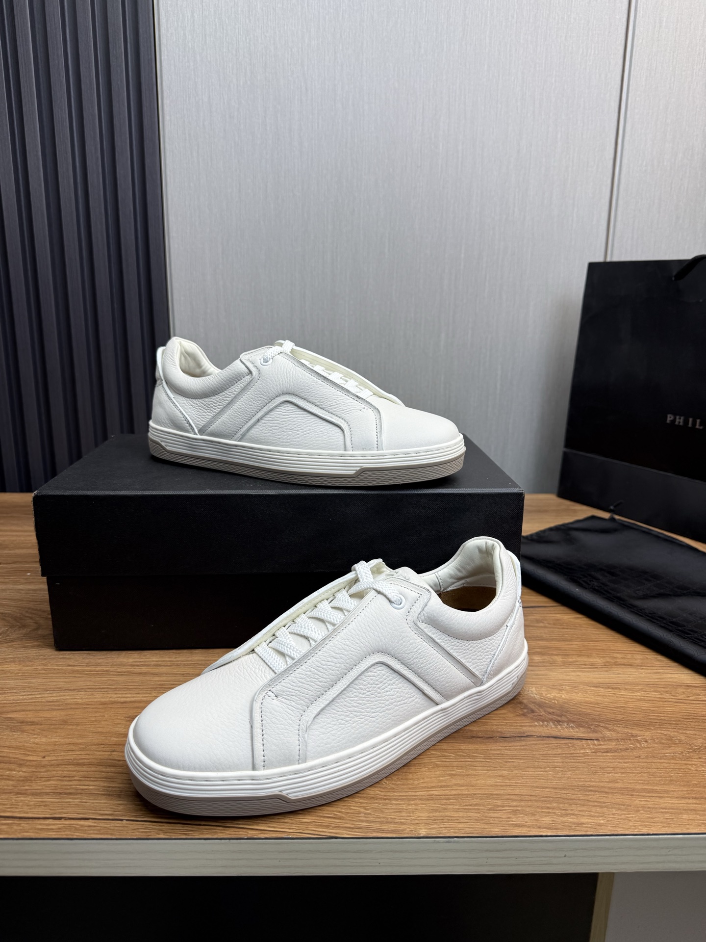 Dunhill Men's White Leather Casual Sneakers - Lightweight & Breathable 5 i1742497808248 7652 0 8