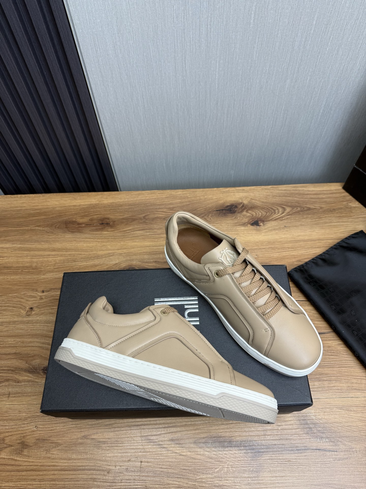 Dunhill Men's Casual Leather Sneakers: Stylish, Comfortable, and Breathable 7 i1742497988045 3468 0 4