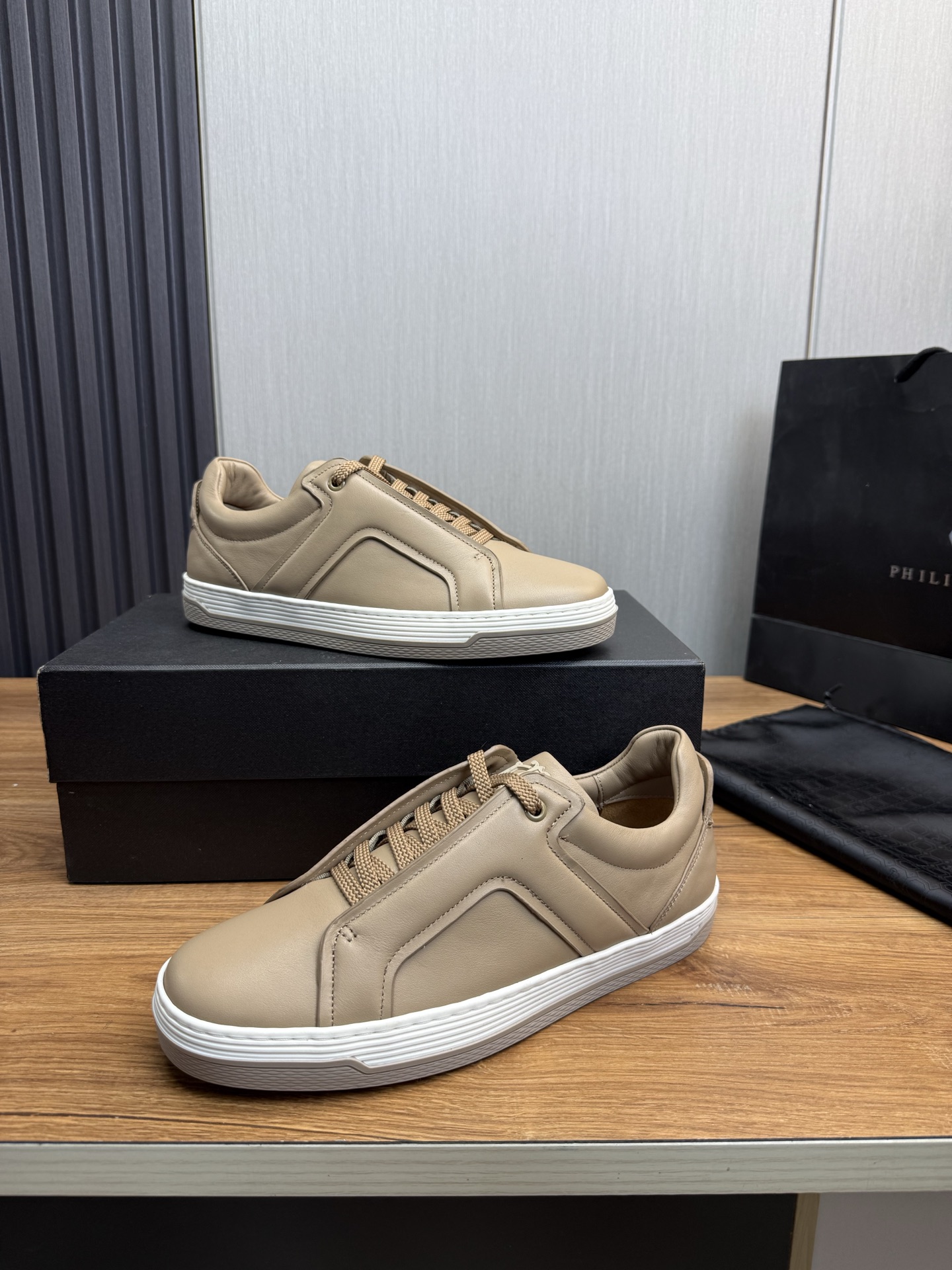 Dunhill Men's Casual Leather Sneakers: Stylish, Comfortable, and Breathable 5 i1742497988087 8560 0 7