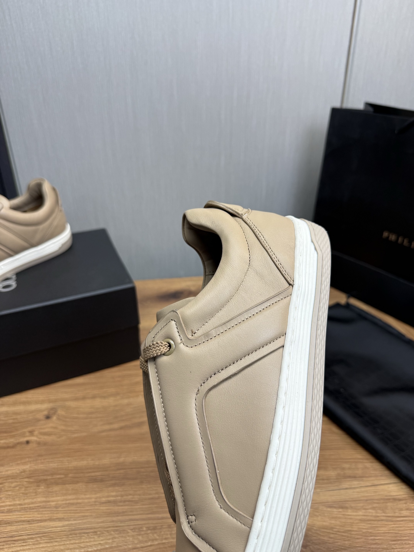 Dunhill Men's Casual Leather Sneakers: Stylish, Comfortable, and Breathable 10 i1742497990058 7954 0 8
