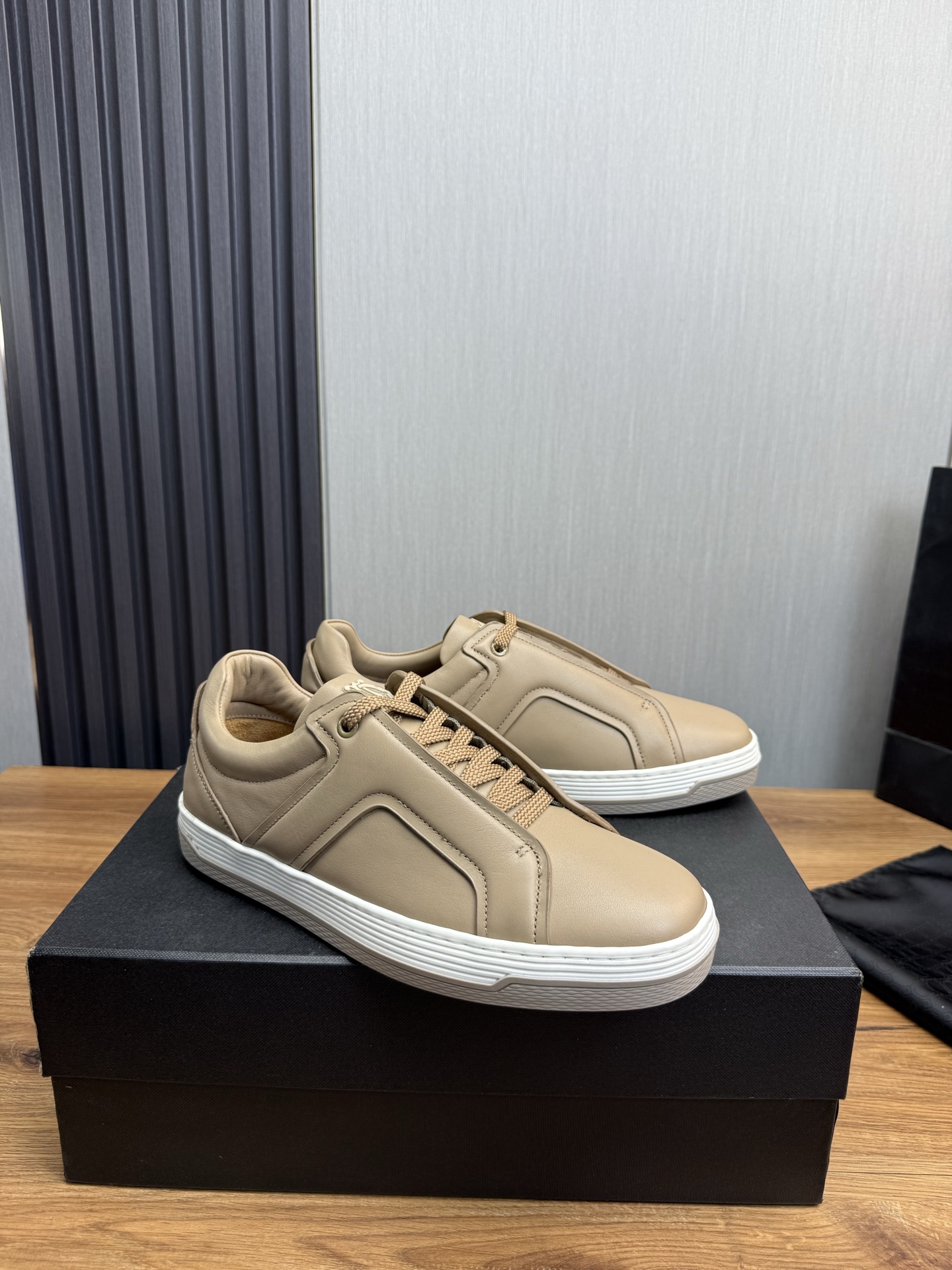 Dunhill Men's Casual Leather Sneakers: Stylish, Comfortable, and Breathable 4 i1742497990087 9693 0 5