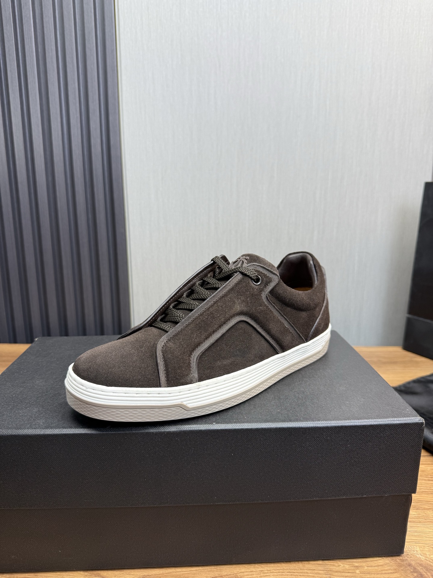 Dunhill Men's Brown Suede Leather Casual Sneakers, Sizes 39-44 2 i1742498386734 930 0 0