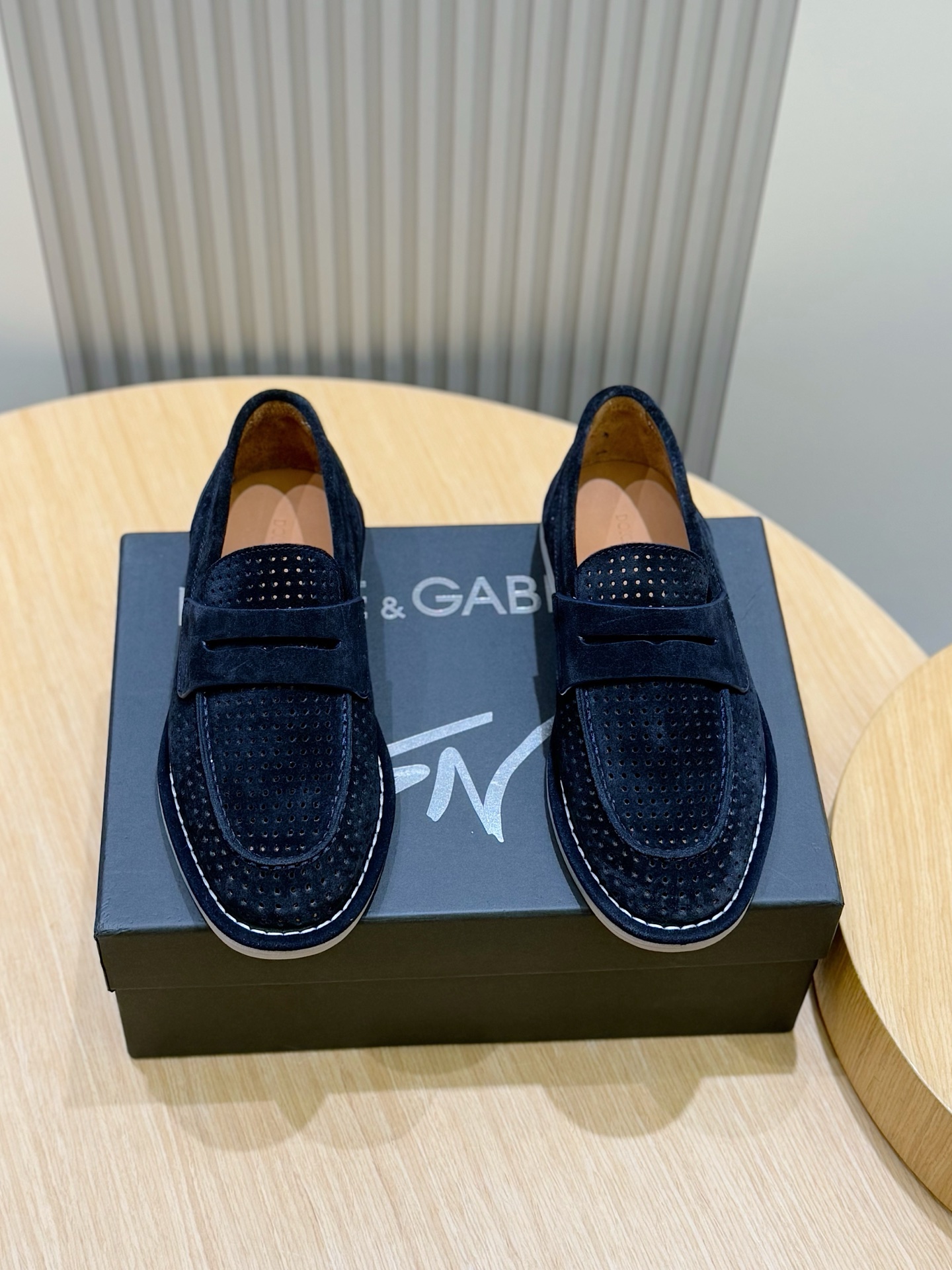 TOD'S Men's Leather Loafers with Metal Buckle - Classic & Comfortable 11 i1742580436365 7121 0 0