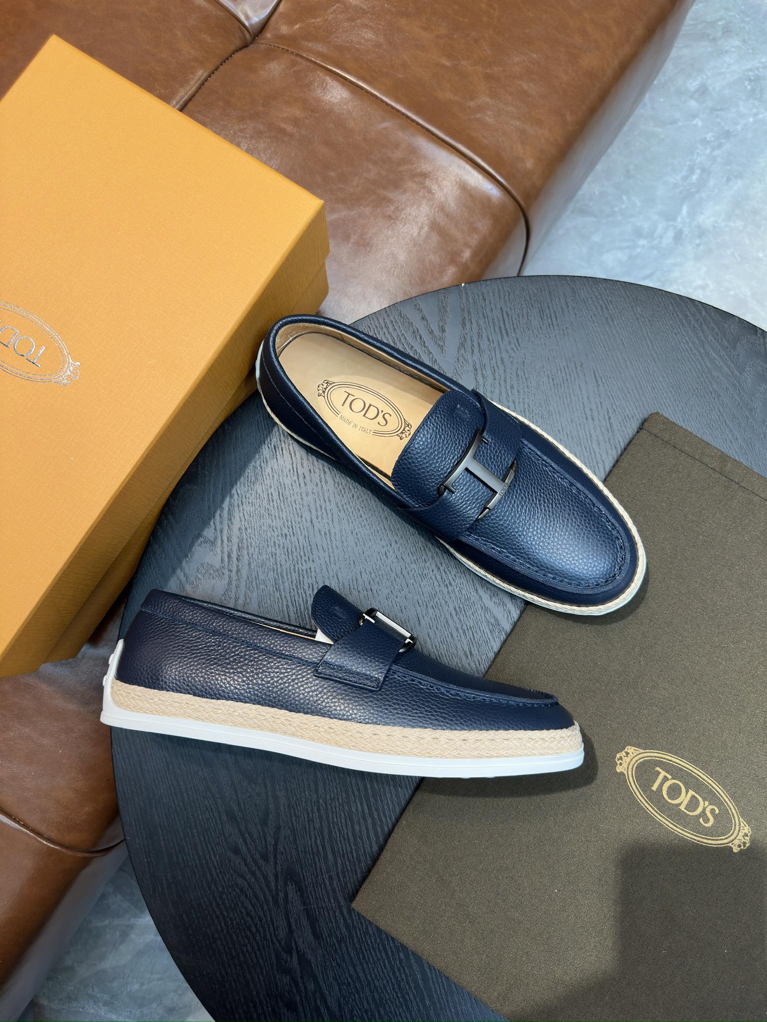 TOD'S Men's Leather Loafers with Metal Buckle - Classic & Comfortable 5 i1742583979034 5883 0 3