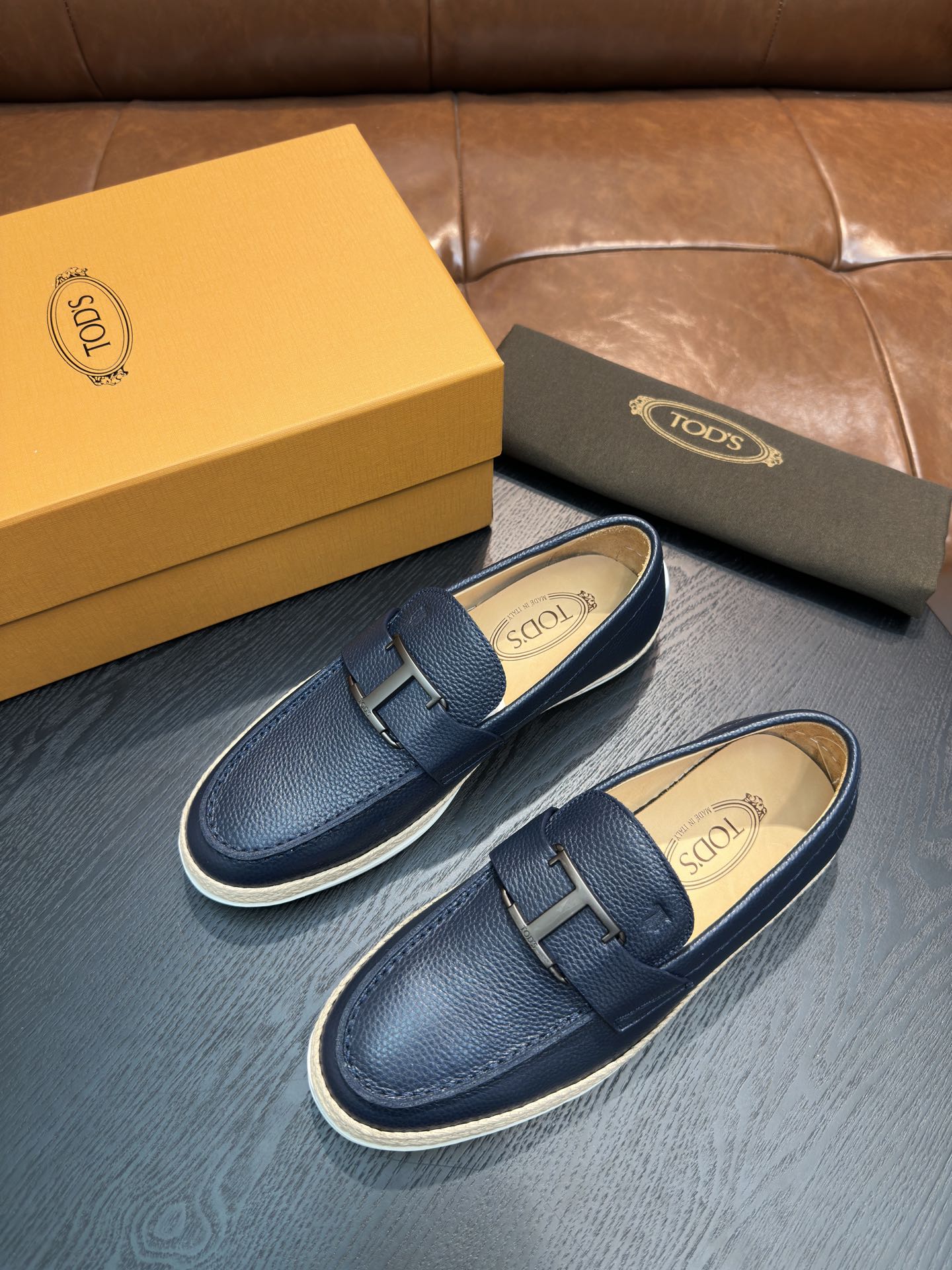 TOD'S Men's Leather Loafers with Metal Buckle - Classic & Comfortable 4 i1742583979583 6904 0 2