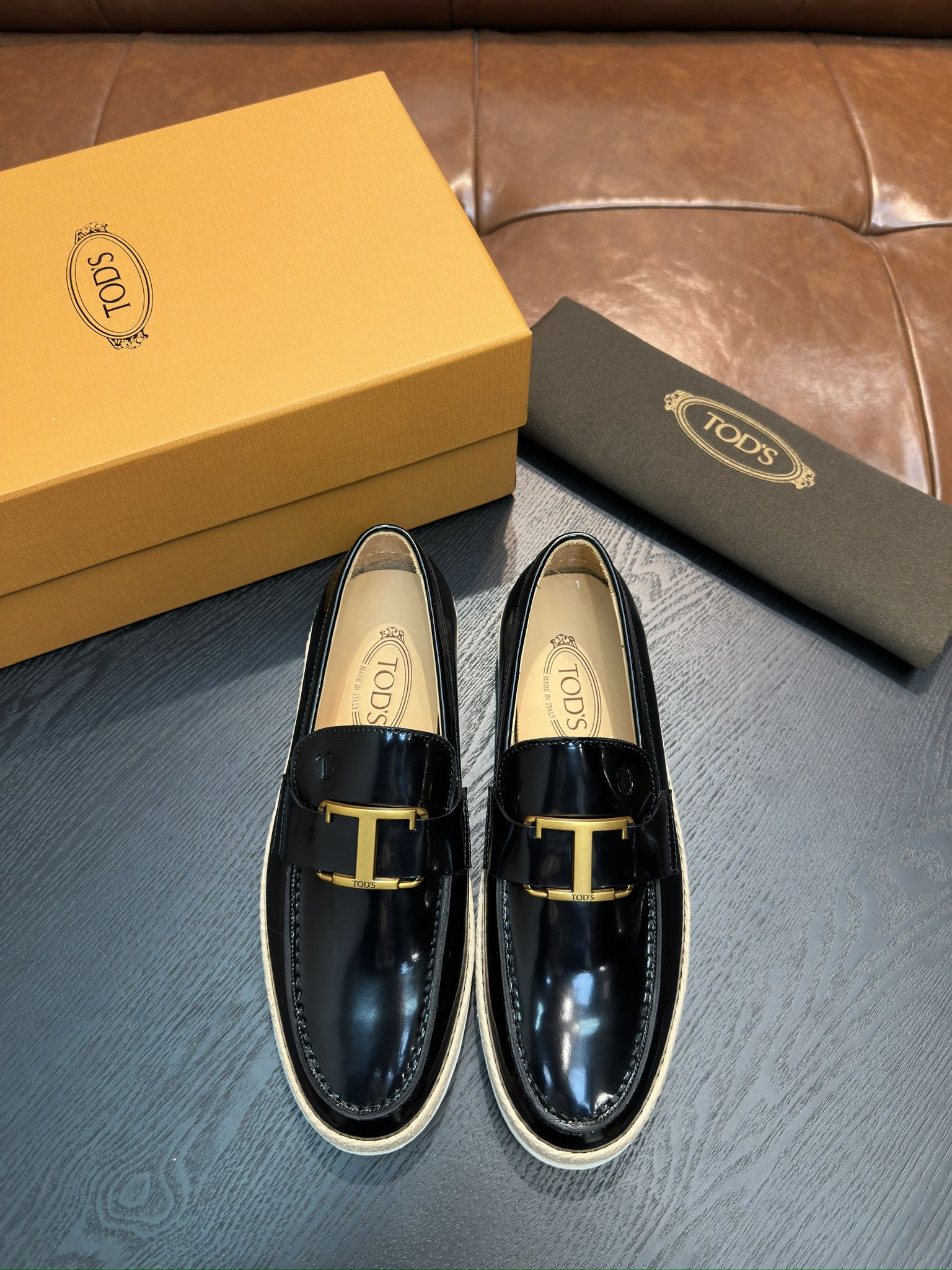 TOD'S Leather Loafers with Metal Buckle - Classic Comfort & Style 1 TOD'S Leather Loafers with Metal Buckle - Classic Comfort & Style