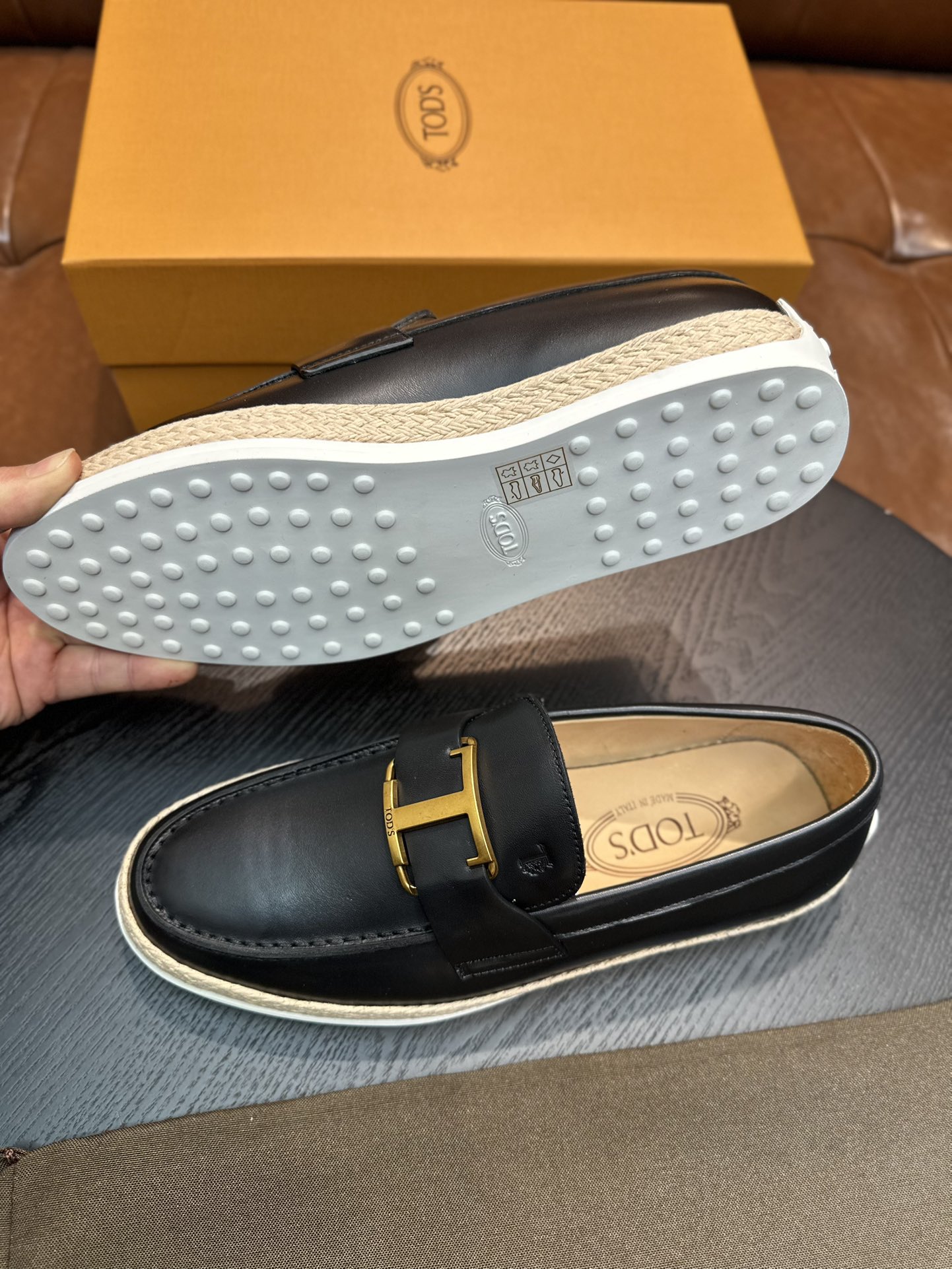 TOD'S Leather Loafers with Metal Buckle - Classic & Comfortable Style 6 i1742584038340 2803 0 4