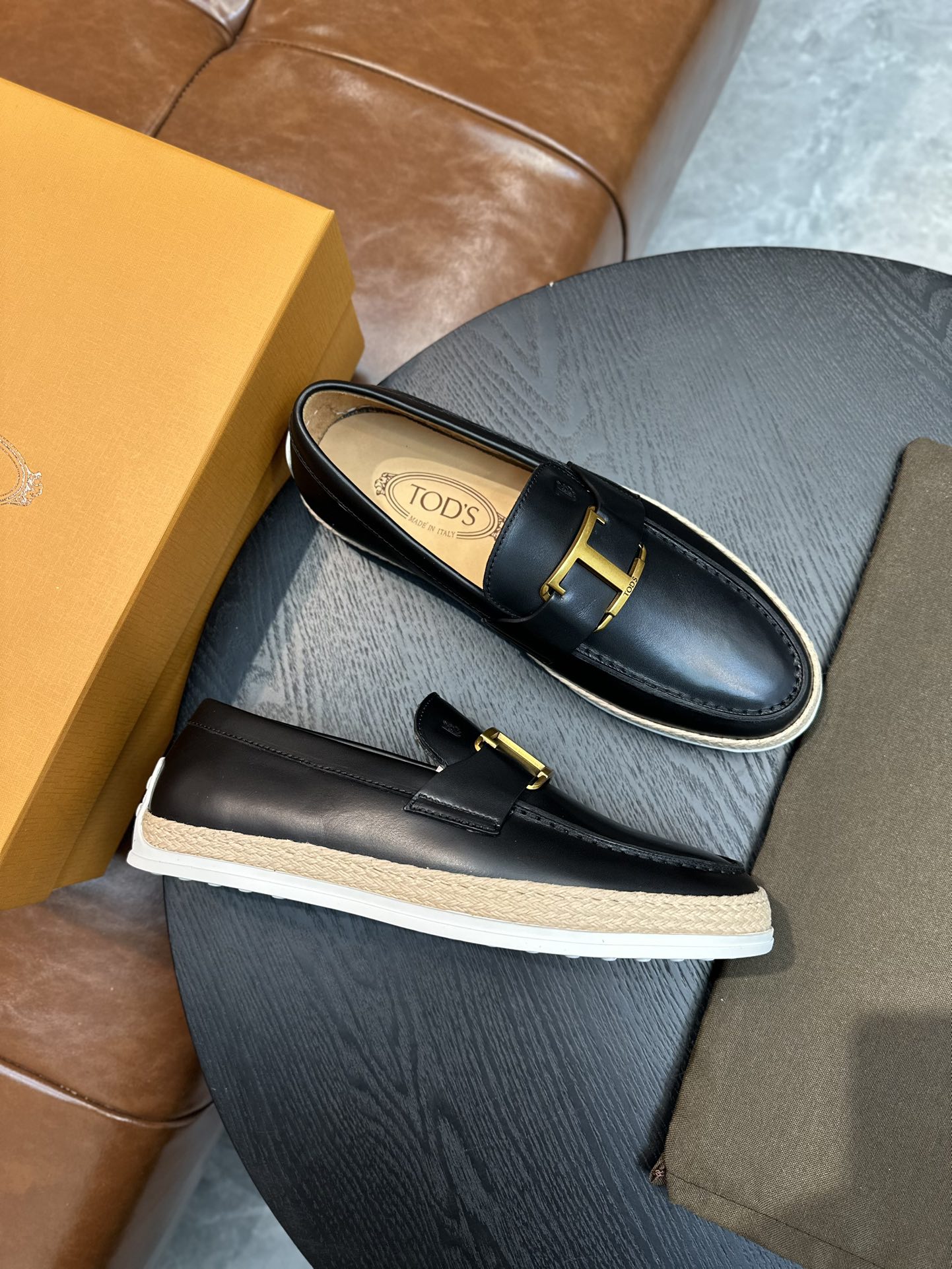 TOD'S Leather Loafers with Metal Buckle - Classic & Comfortable Style 5 i1742584038641 7296 0 3