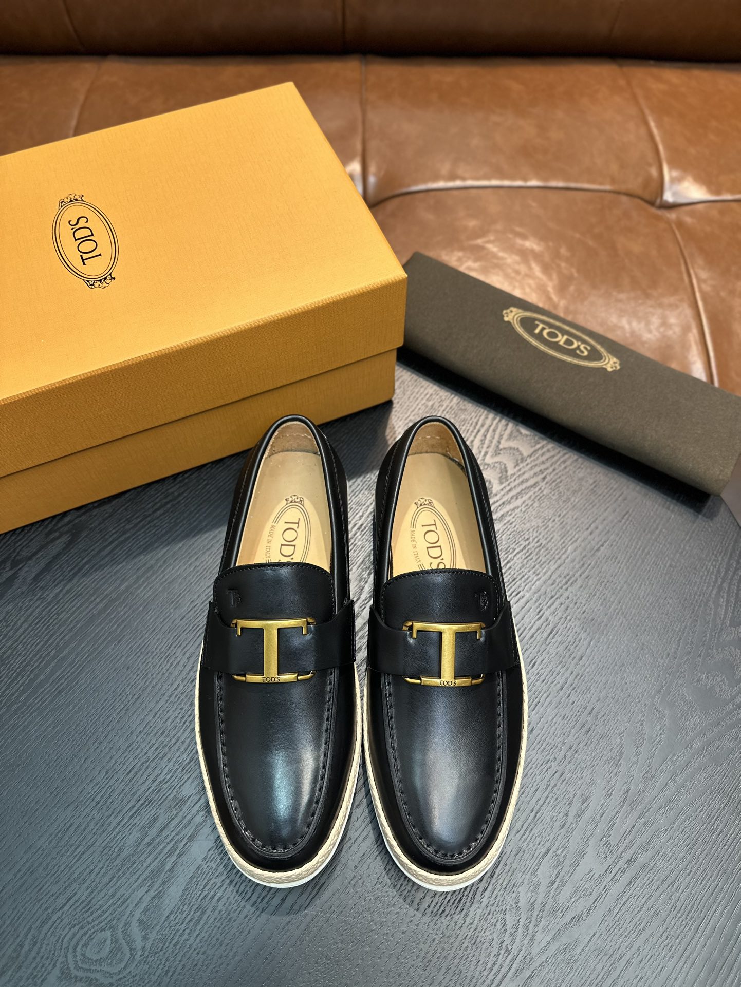 TOD'S Leather Loafers with Metal Buckle - Classic & Comfortable Style 2 i1742584038642 7357 0 0