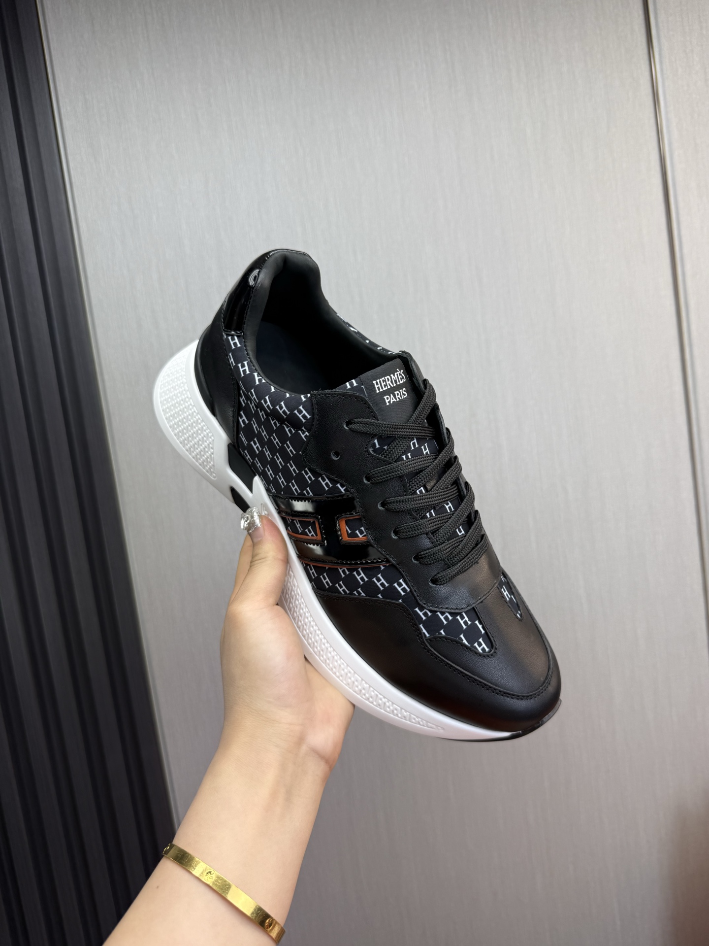 Hermes Men's H-Motif Leather Sneakers - Stylish, Comfortable, and Durable 9 i1743102986089 7858 0 2