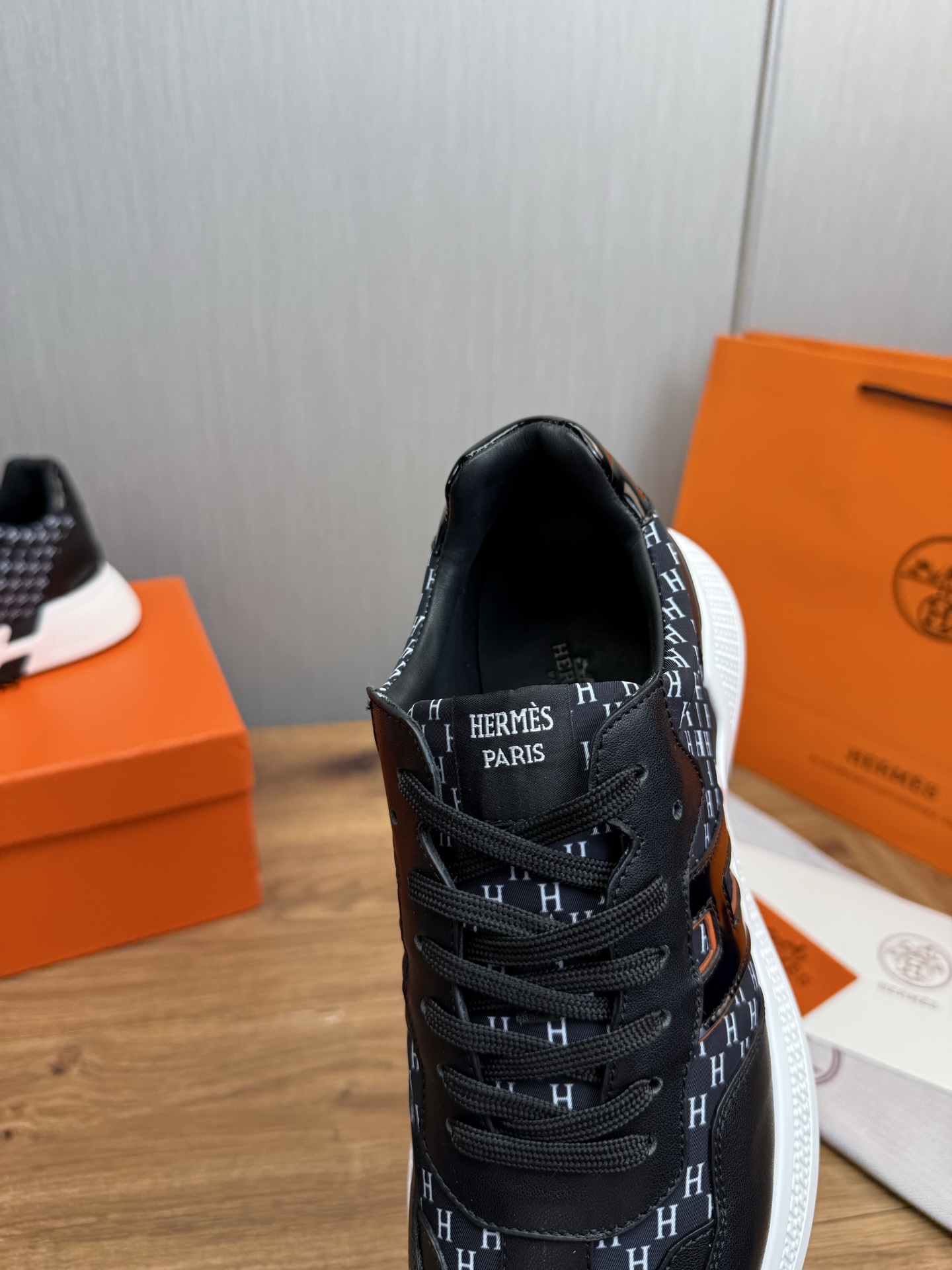 Hermes Men's H-Motif Leather Sneakers - Stylish, Comfortable, and Durable 11 i1743102986089 8884 0 9