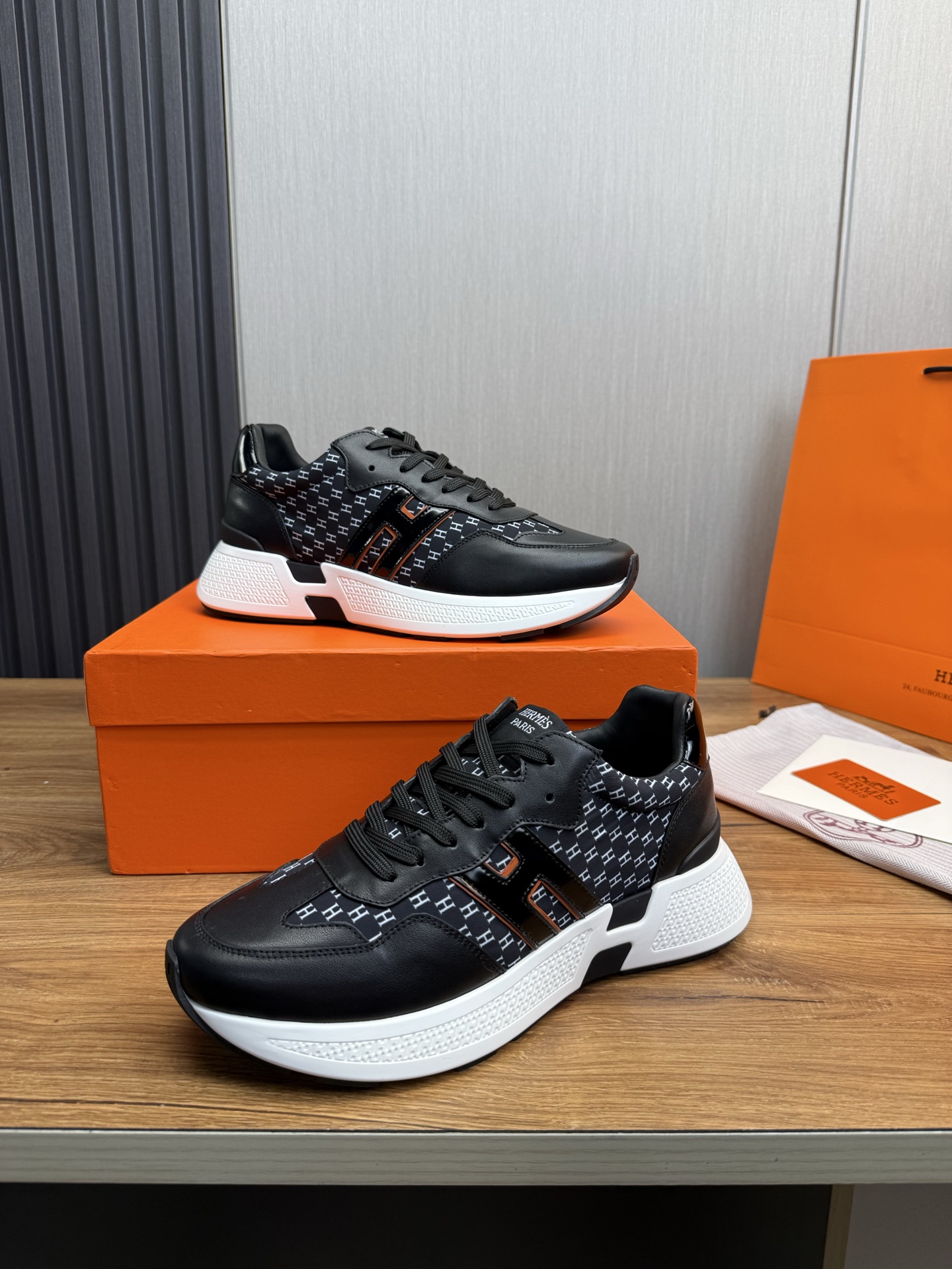 Hermes Men's H-Motif Leather Sneakers - Stylish, Comfortable, and Durable 5 i1743102987804 4209 0 7
