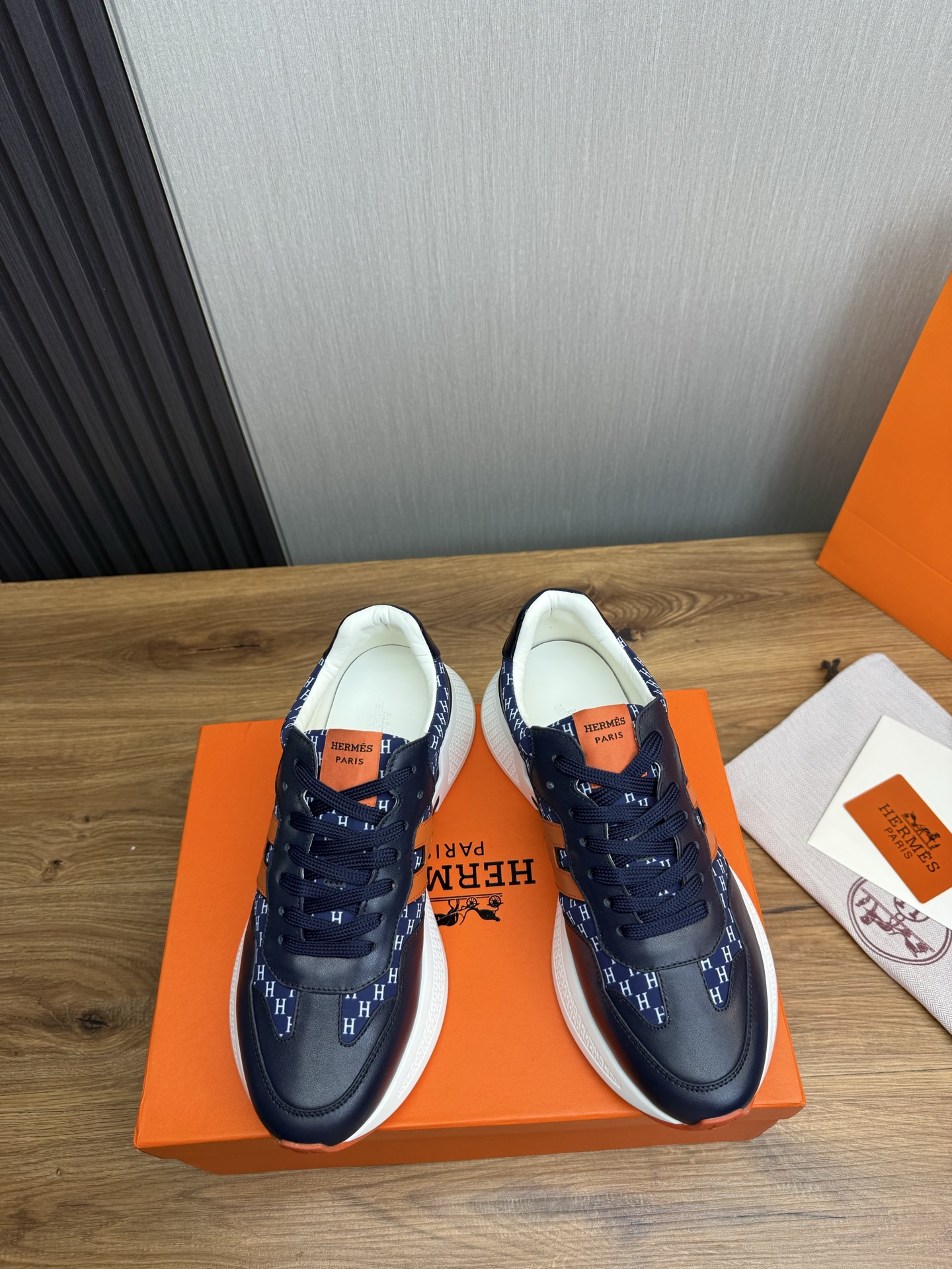 Hermès Men's H Sneakers - Stylish Leather Design, Sizes 39-44 3 i1743103012905 6654 0 3