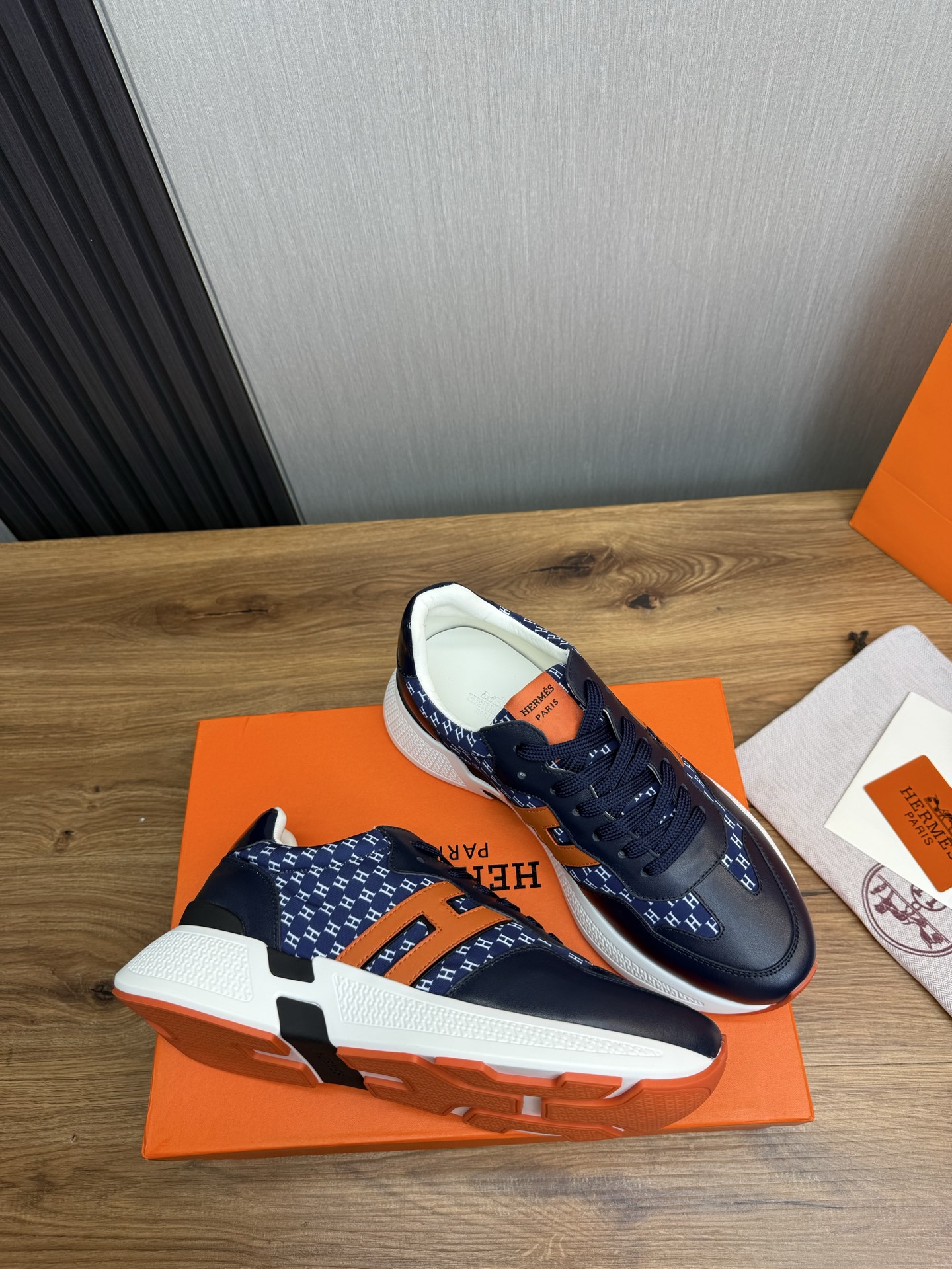 Hermès Men's H Sneakers - Stylish Leather Design, Sizes 39-44 7 i1743103014194 4382 0 5