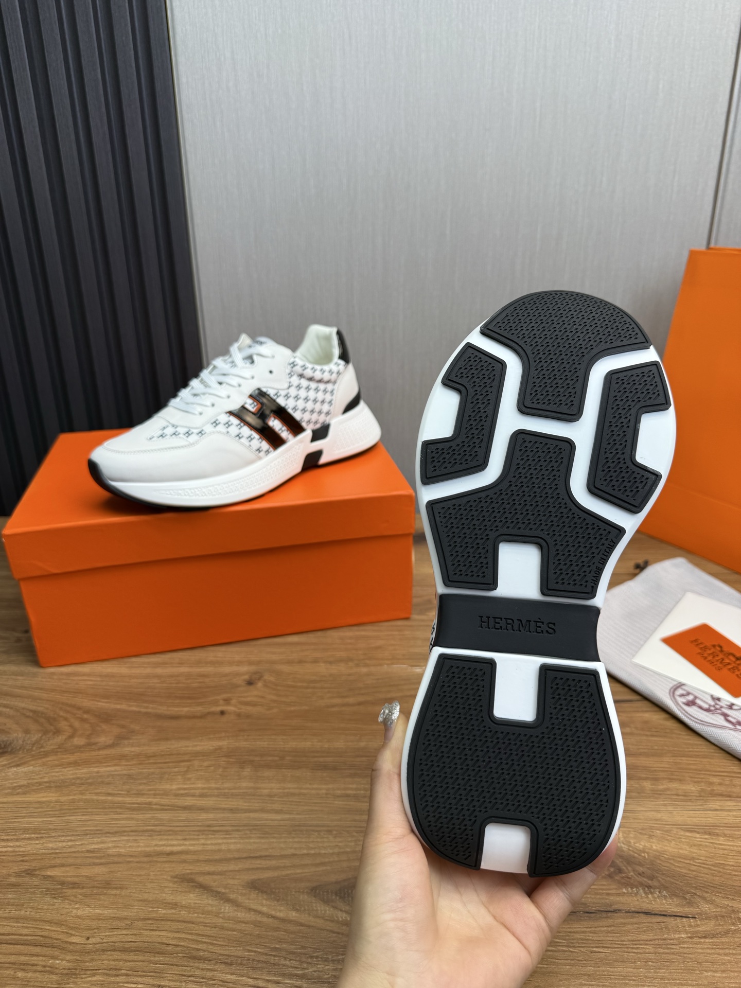Hermes Men's White Leather Sneaker with 'H' Logo, Sizes 39-44 11 i1743103081355 783 0 11