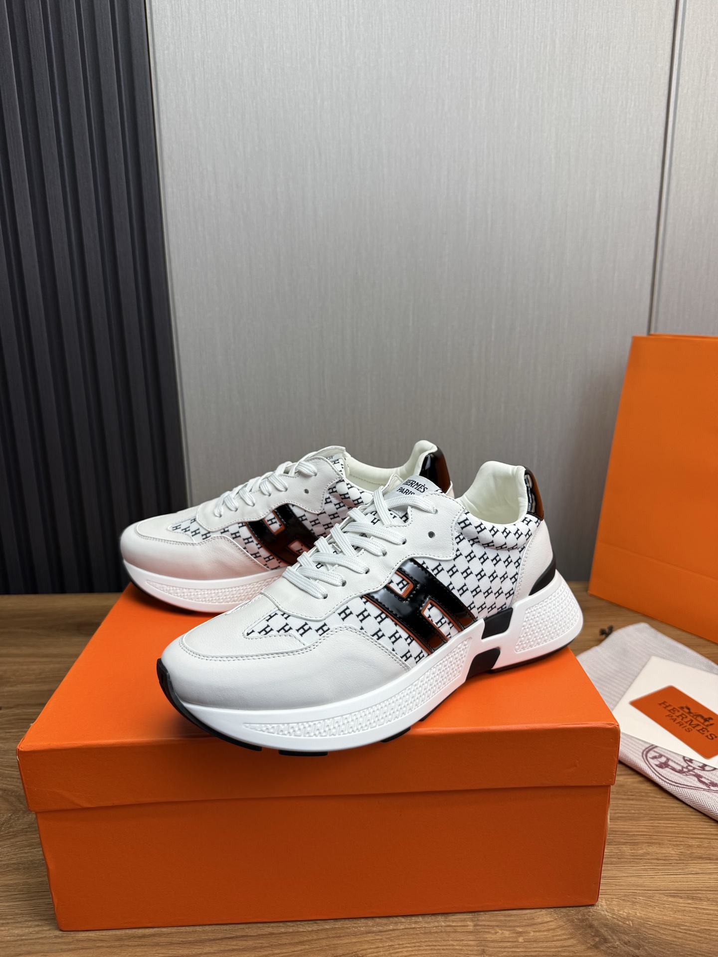 Hermes Men's White Leather Sneaker with 'H' Logo, Sizes 39-44 4 i1743103081361 7103 0 4