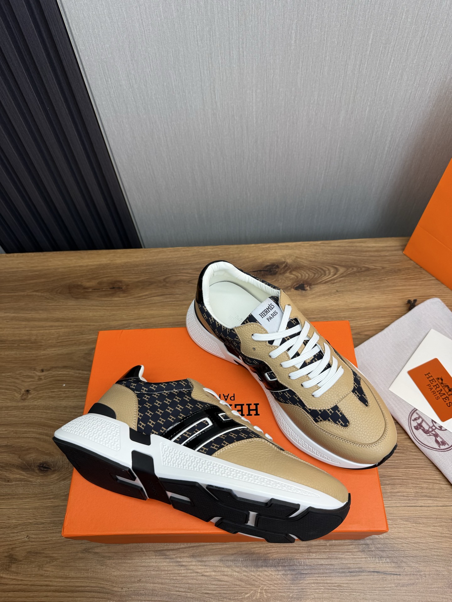 Hermes Men's H-Logo Sneakers in Leather - Stylish and Comfortable 7 i1743103178868 5092 0 5