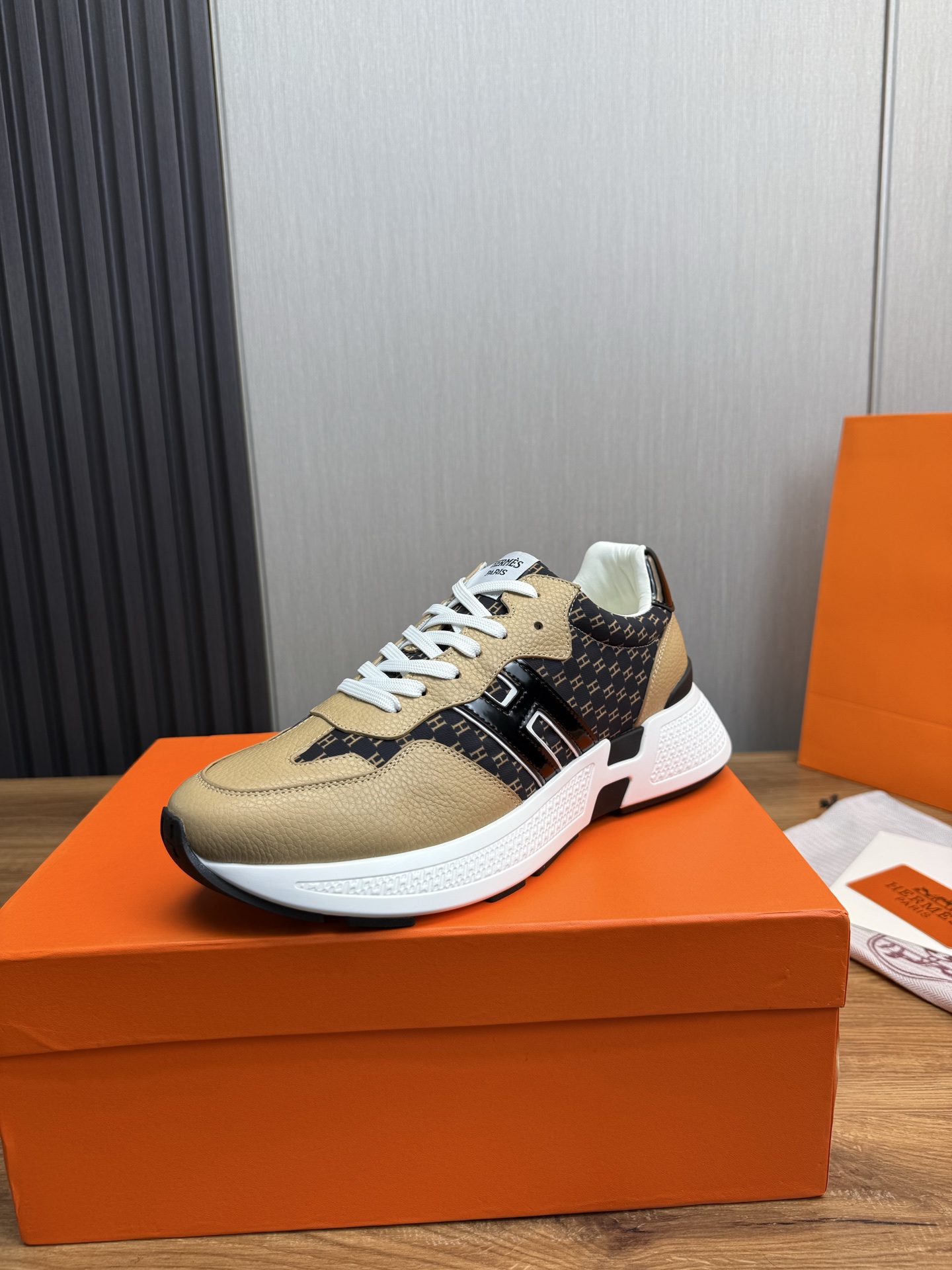 Hermes Men's H-Logo Sneakers in Leather - Stylish and Comfortable 1 Hermes Men's H-Logo Sneakers in Leather - Stylish and Comfortable