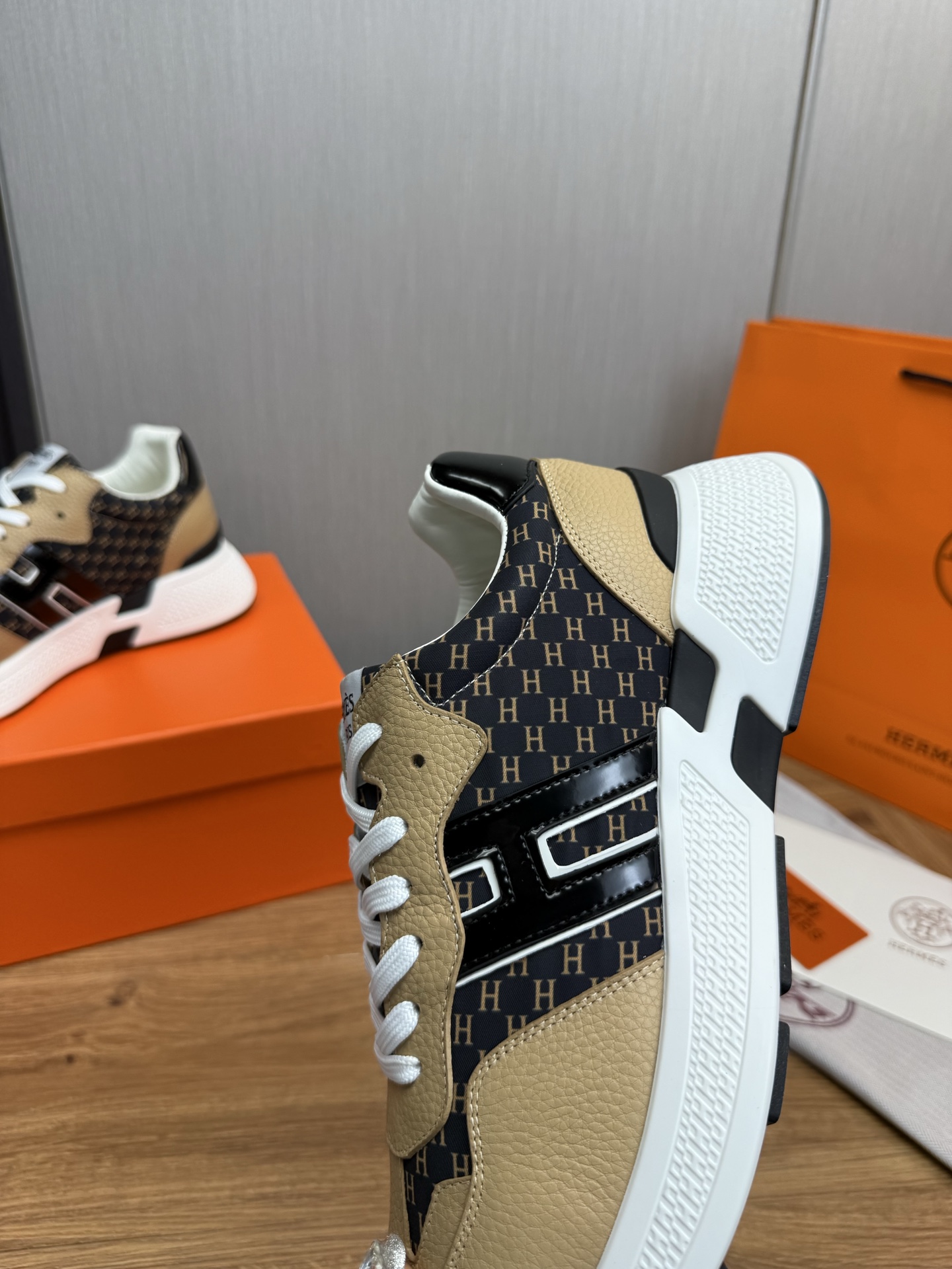 Hermes Men's H-Logo Sneakers in Leather - Stylish and Comfortable 10 i1743103180024 3002 0 9