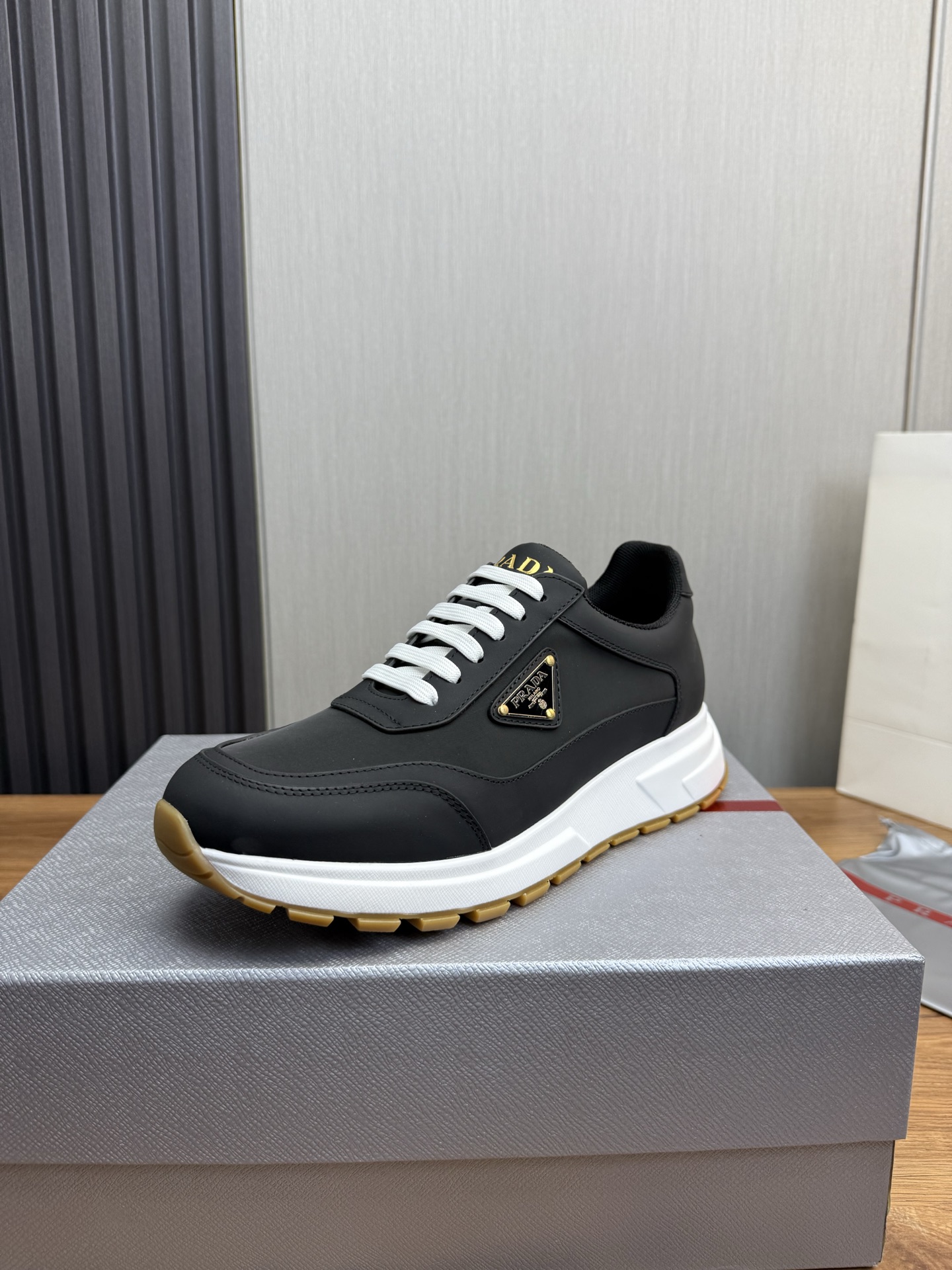NO:277485,【PRADA Prada】The official website of hot men's shoes is synchronized with original cowhide fabric   cowhide inner, 1 to 1 replica, original original bottom, 38-45 (45. Custom made without return or exchange),, prada, prada, cowhide19860909【PRADA普拉达】爆款男鞋出货官网同步原版牛皮面料 牛皮内里,1比1复刻 ,原厂原版底,38-45（45.定做不退换）,,prada,prada,cowhide,Men's shoes