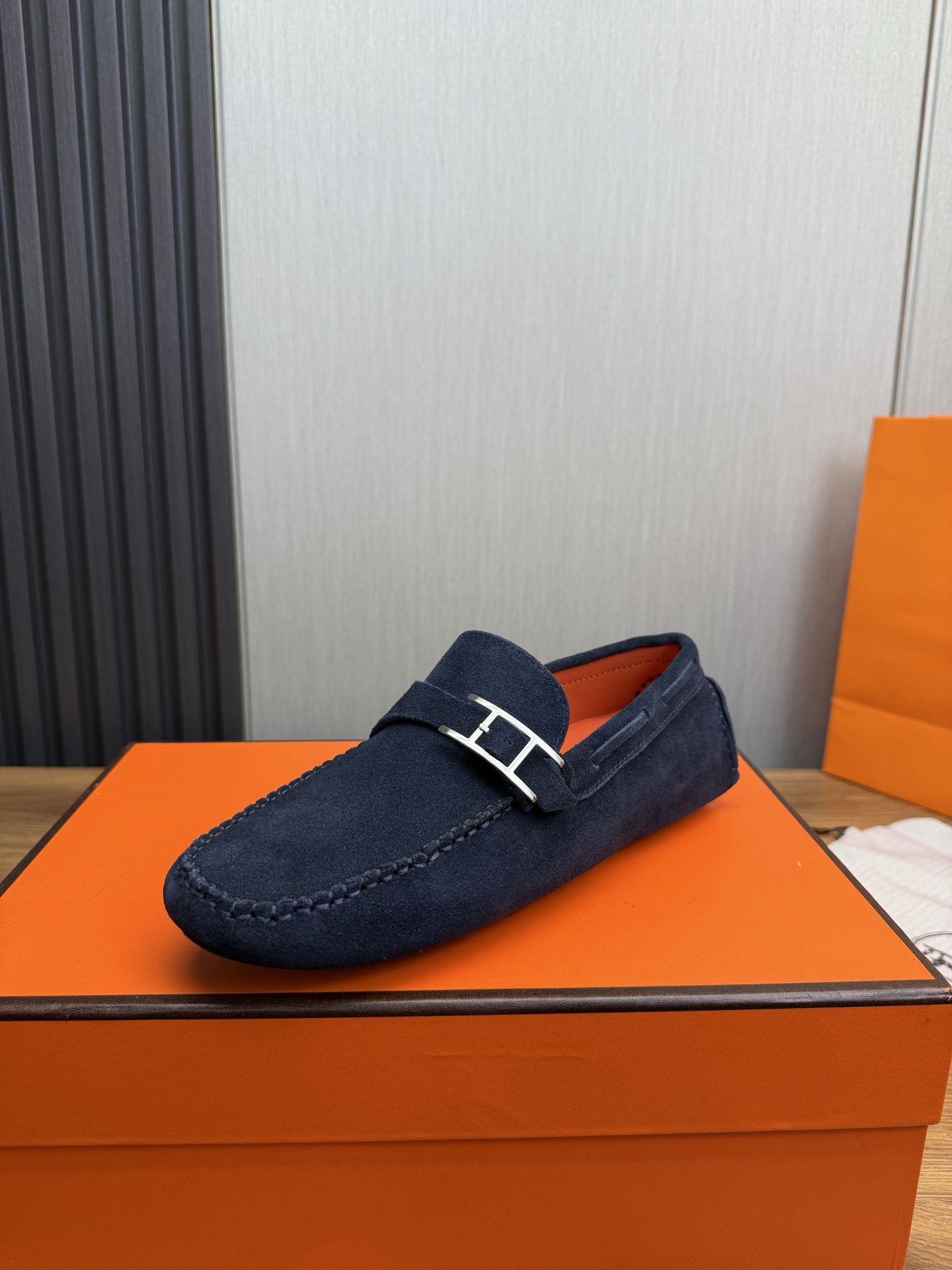 NO:280433,Hermes - Classic driving beans shoes casual, fashionable and comfortable official website 1:1 shipment of original matte cowhide   imported water dyed beef, classic hardware buckle, original rubber outsole, all year round inventory: 38-45 (45 custom made without return), hermes, cowhide19860909爱马仕-经典驾车豆豆鞋休闲时尚舒适官网1:1出货原版磨砂牛皮 进口水染牛里,经典五金扣搭配,原版橡胶大底,常年有货码数:38-45（45订做不退换）,,hermes,cowhide,Men's shoes