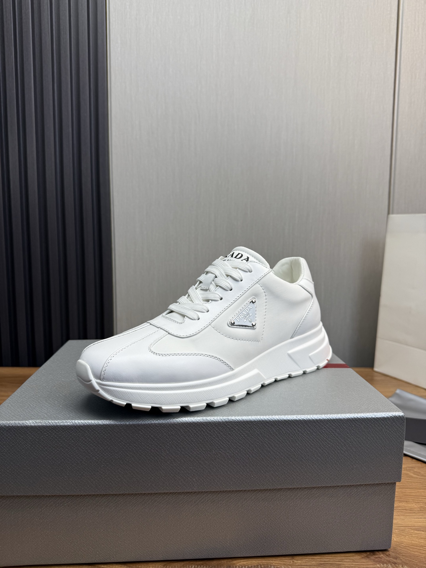 NO:283259,【PRADA Prada】The hot men's shoes shipment official website synchronizes the original imported cowhide splicing waterproof fabric   cowhide inner, 1 to 1 replica, original original bottom, 38-45 (45. Custom made no return or exchange),, prada, prada, cowhide19860909【PRADA普拉达】爆款男鞋出货官网同步原版进口牛皮拼接防水面料 牛皮内里,1比1复刻 ,原厂原版底,38-45（45.定做不退换）,,prada,prada,cowhide,Men's shoes