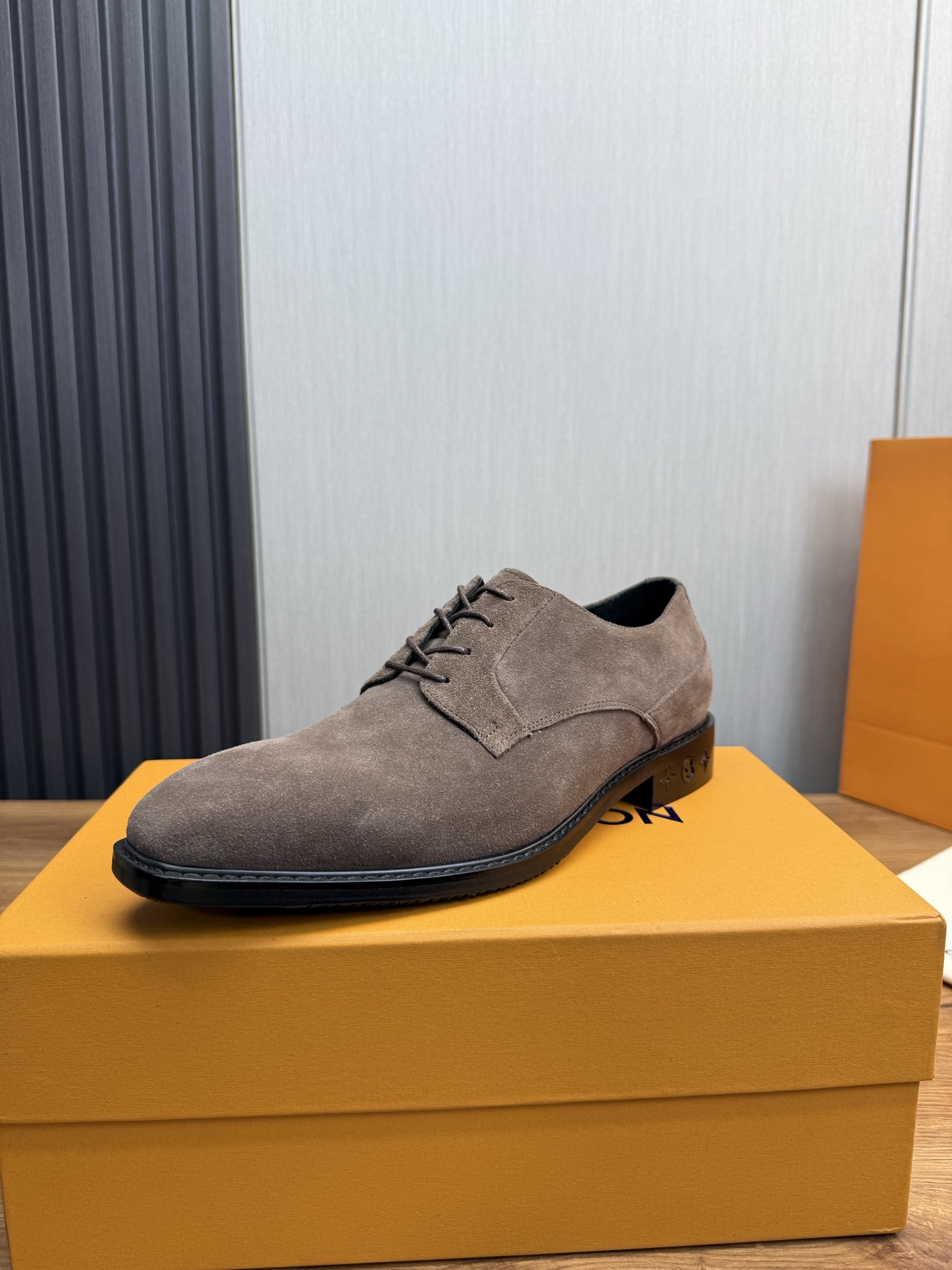 NO:348840,LV. - Men's business casual leather shoes, top cow goods. 1:1 shipment luxury and honorable all use imported original brand leather materials, just to create a more comfortable wearing experience. The upper is original matte cowhide imported all beef, original outsole 8-45 (38.45 no return or exchange), louis vuitton, cowhide19860909LV.——男士商务休闲皮鞋,顶级牛货.1:1出货奢华尊贵全部采用进口原版品牌皮料,只为打造更为舒适的穿着体验,鞋面原版磨砂牛皮进口全牛里,原版大底8-45（38.45不退换）,,louis vuitton,cowhide,Men's shoes