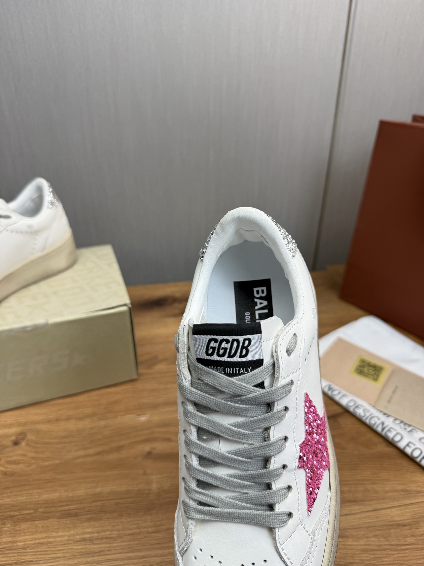 Golden Goose Ball Star Leather Sneakers with Pink Glitter Star 10 i1744140170868 2578 0 8