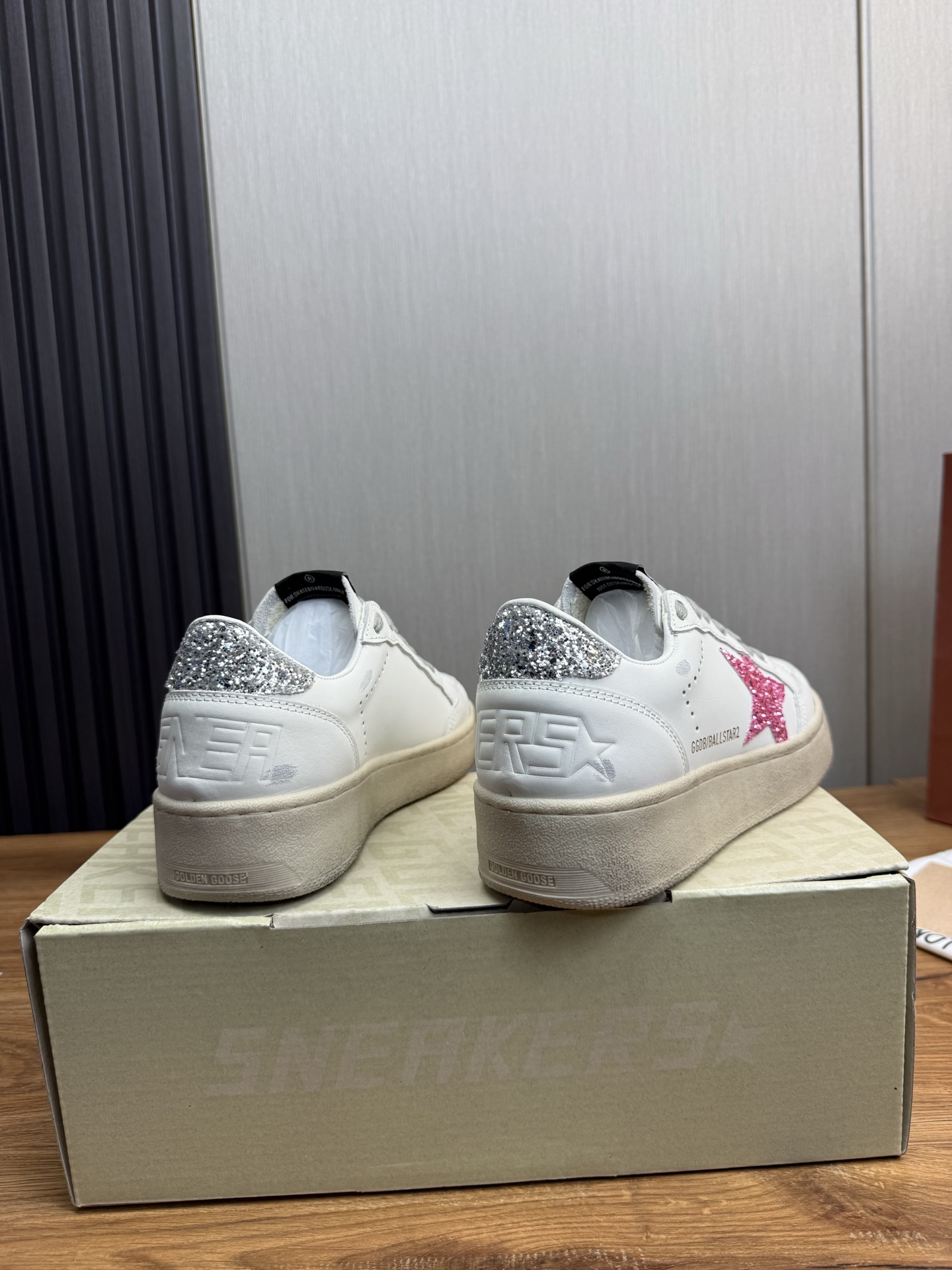 Golden Goose Ball Star Leather Sneakers with Pink Glitter Star 6 i1744140170907 2059 0 5