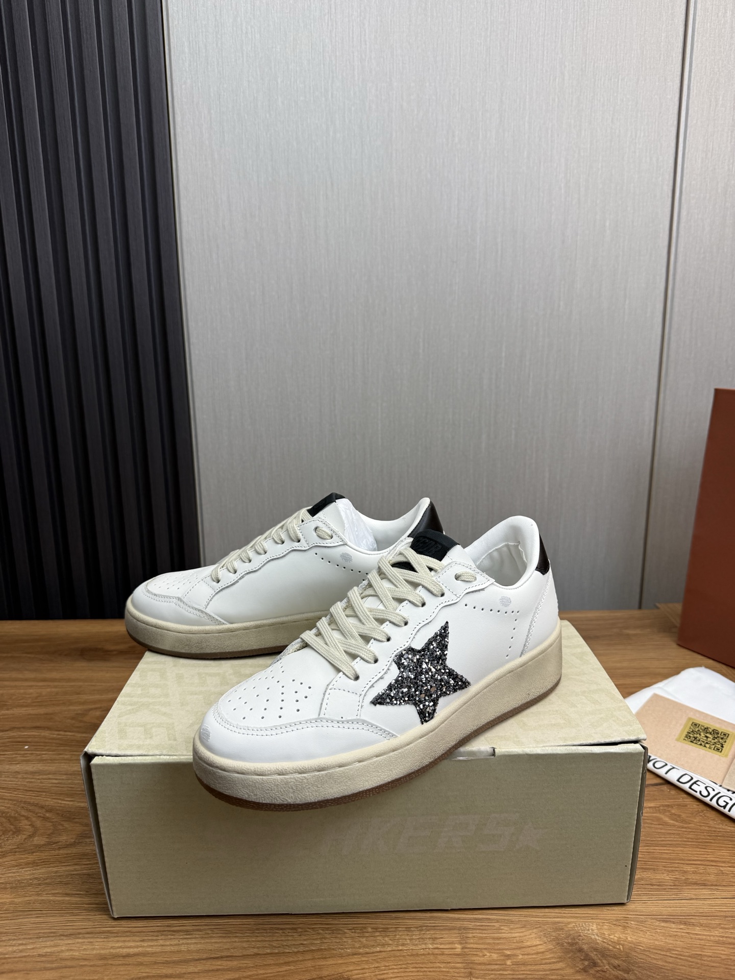 Golden Goose Ball Star Leather Sneakers with Glitter Star Patch 4 i1744141619017 7992 0 4