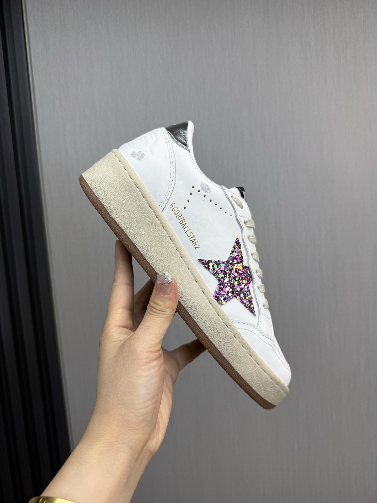 Golden Goose Glitter Star Leather Sneakers Distressed Fashion Shoes 8 i1744141768667 3035 0 1
